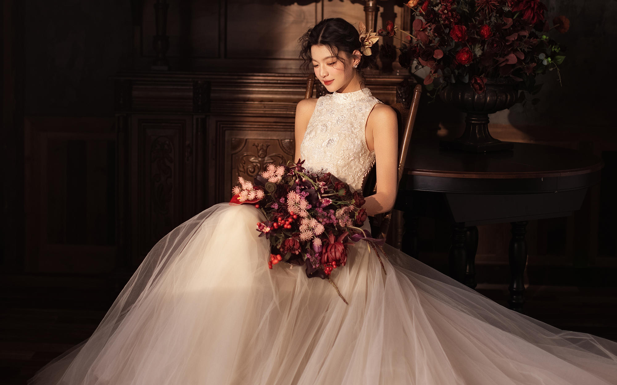 好钟意法式复古婚纱照呀✨除了美真没啥缺点