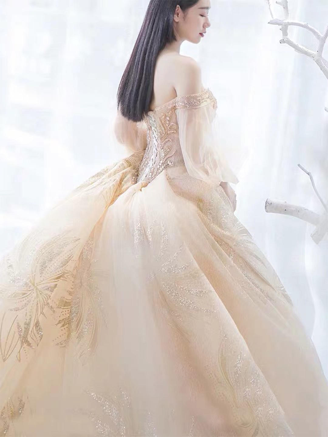 【显瘦华丽】泡泡袖一字肩手工钉珠