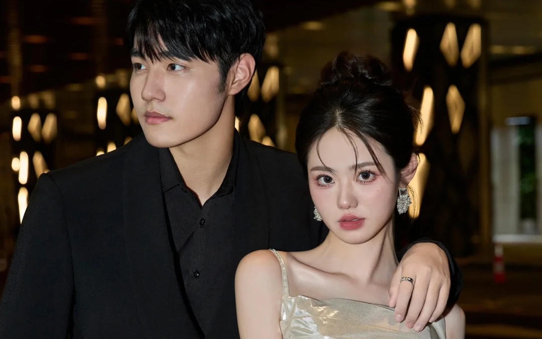 ??小富婆的街拍婚紗照