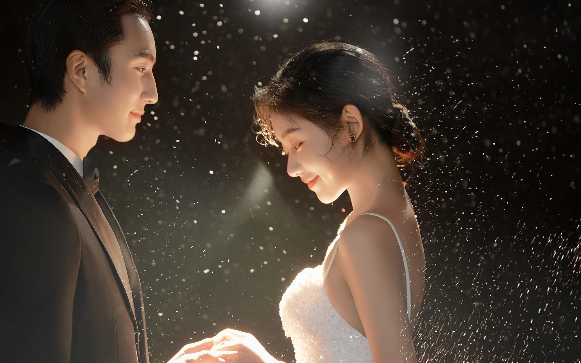 光影定格✨柔光私语！女明星级婚纱照灵感🌠