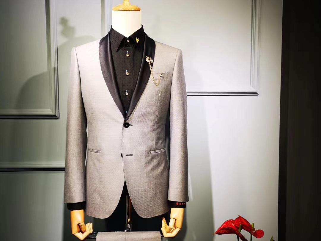 裁圣西服 足不出户可以上门量体裁衣服务的西服定制