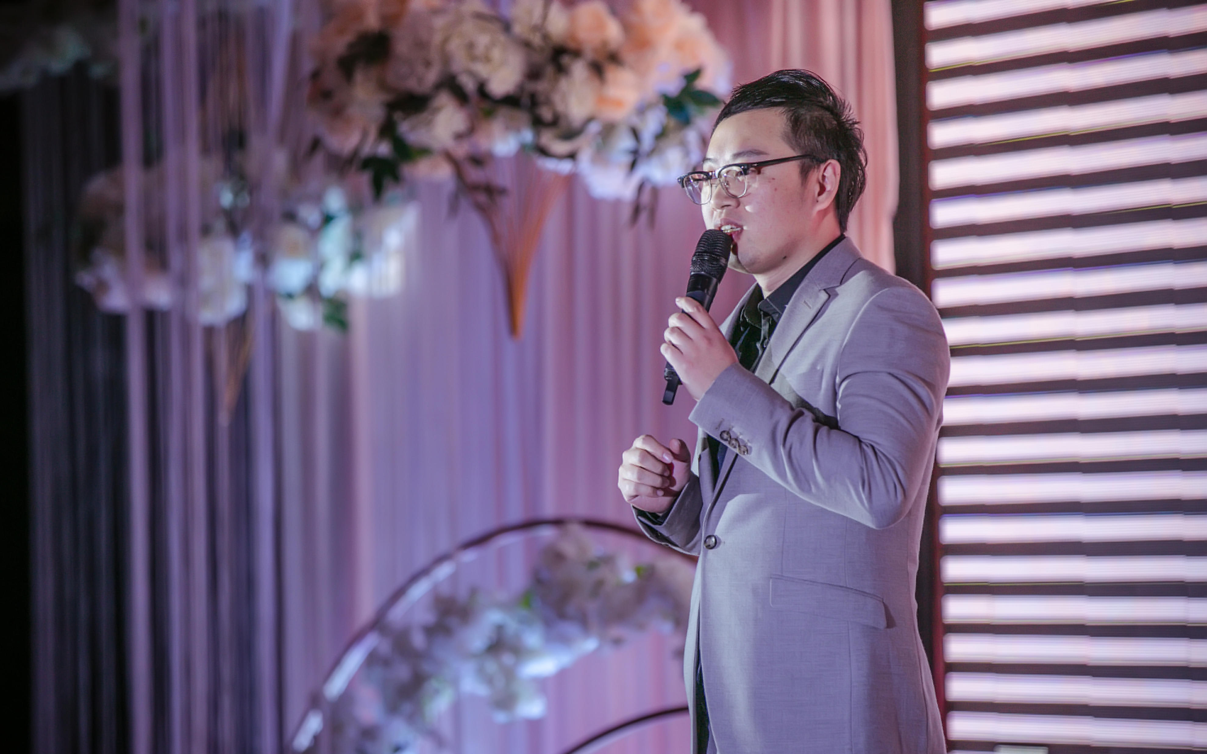 【四大金刚】主持+摄影(单)+摄像(单)+化妆