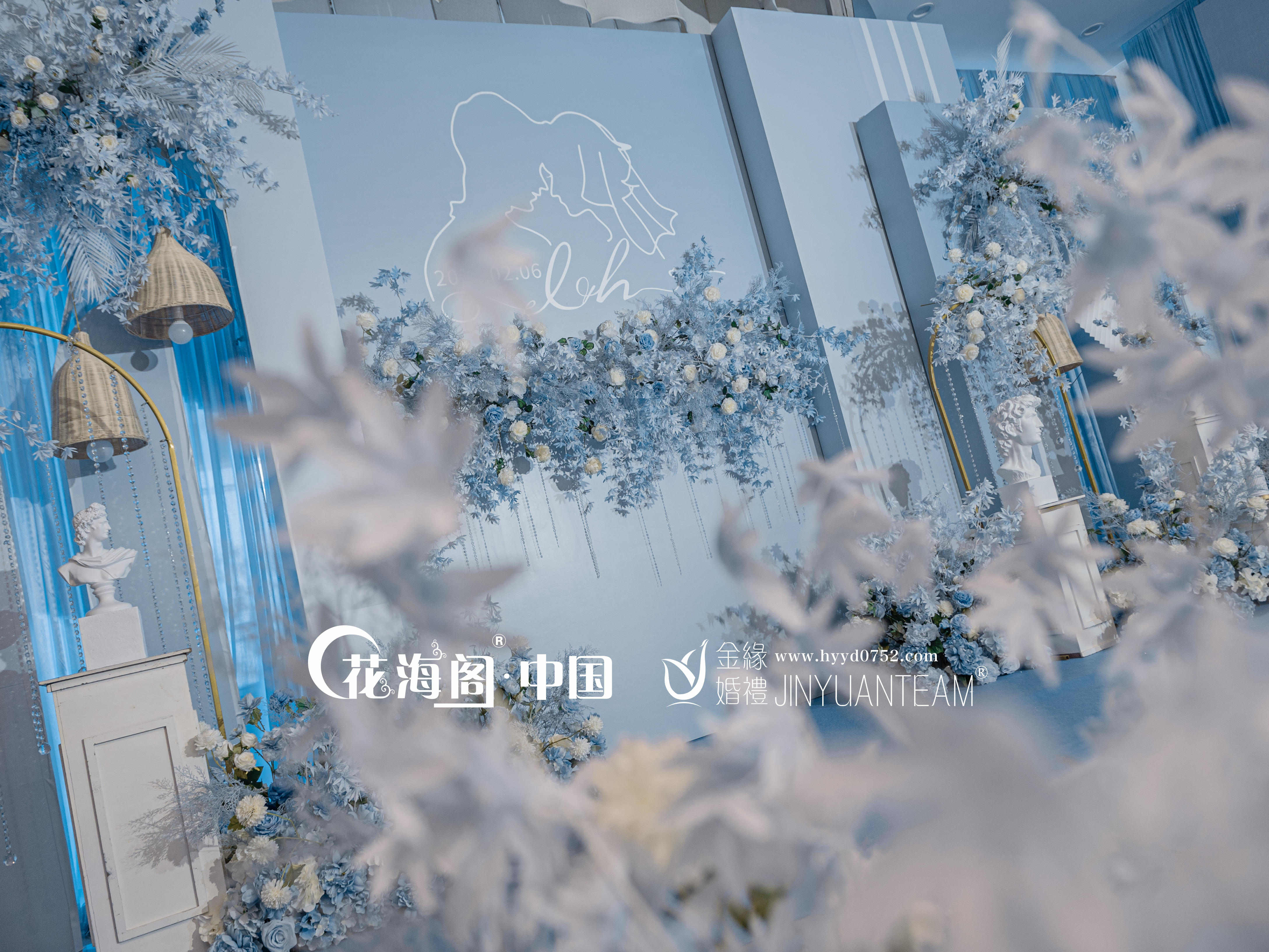 超高性价套餐 | 场地布置+四大金刚+婚纱礼服