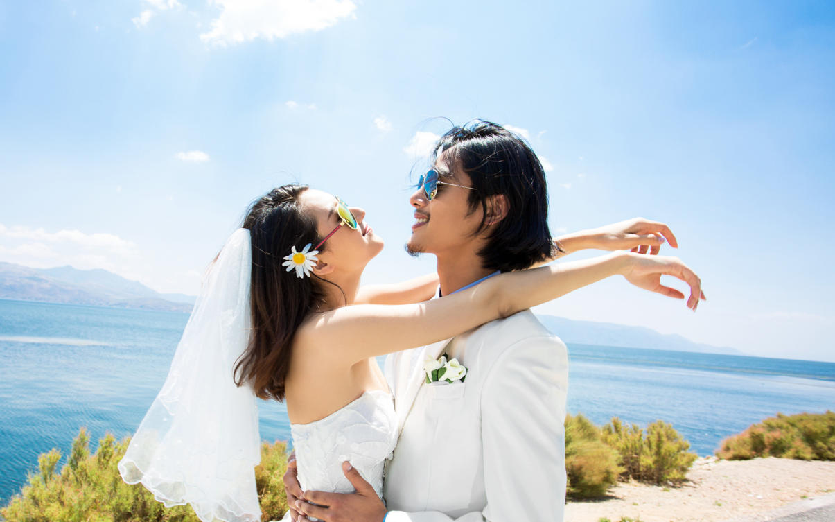 大理三亚青海三选一特惠旅拍婚纱套餐