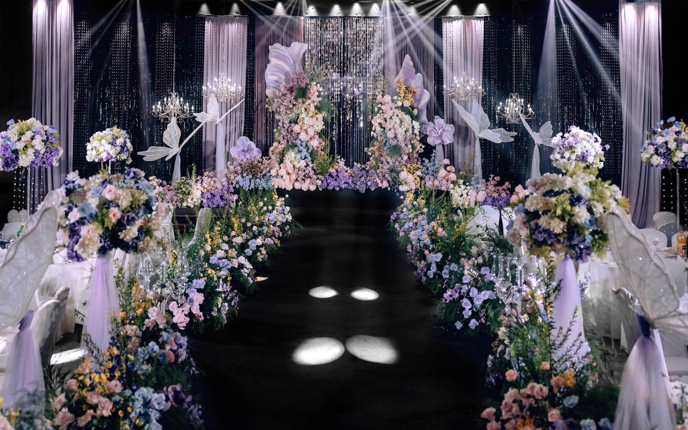 超出片紫色線簾夢幻婚禮