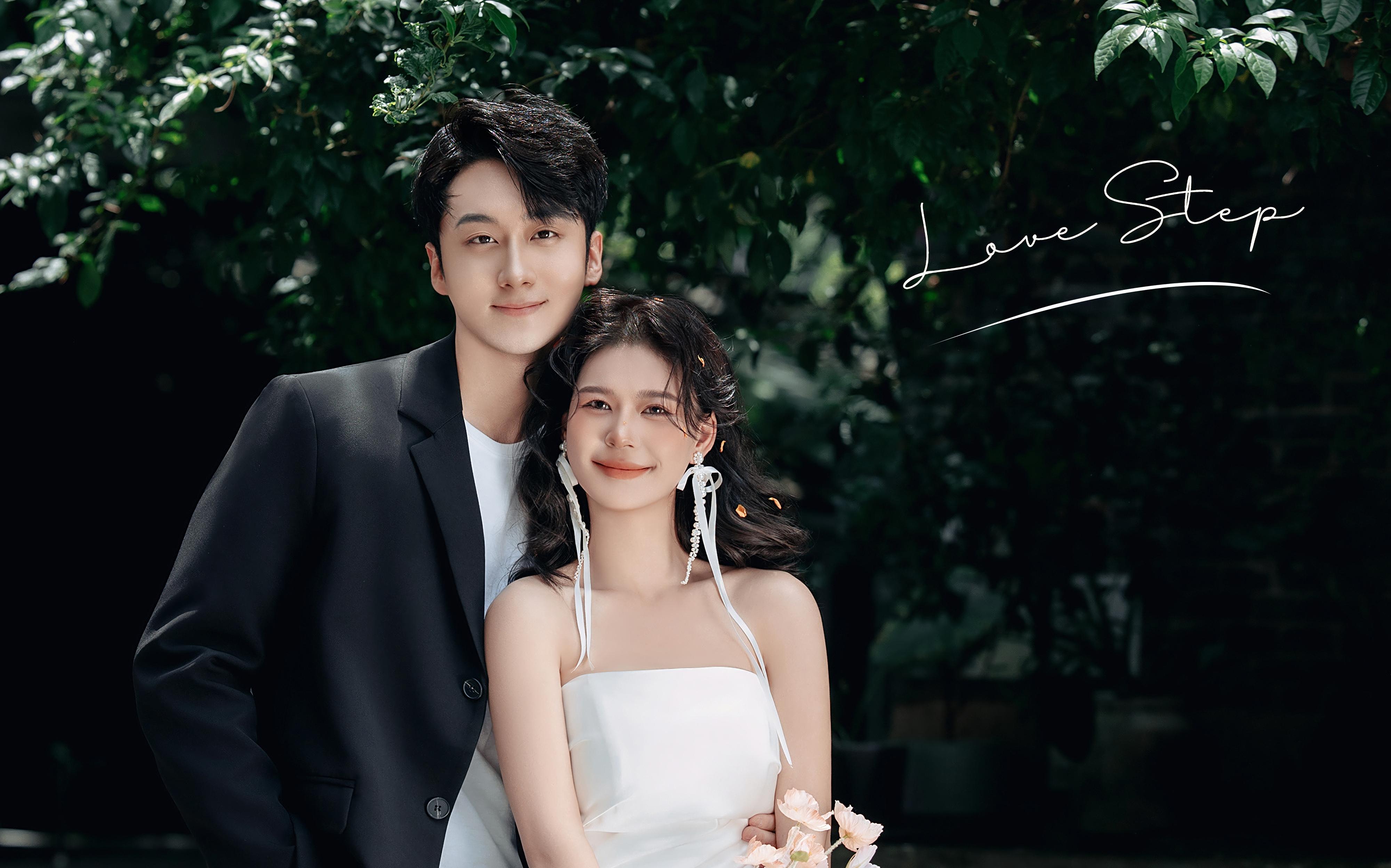 心動預(yù)警??自由灑脫街拍婚紗照超酷的