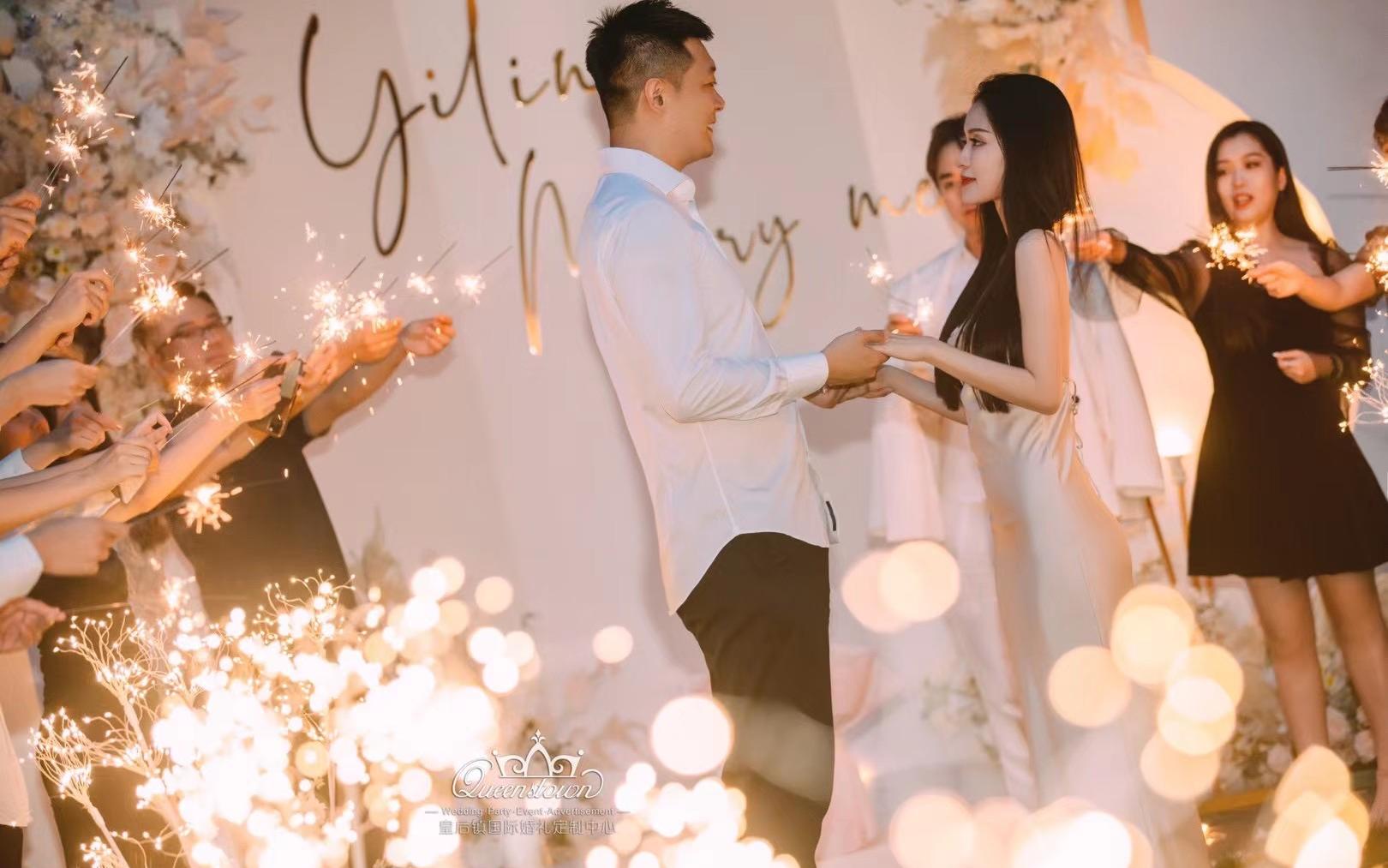 皇后镇高级定制户外求婚布置