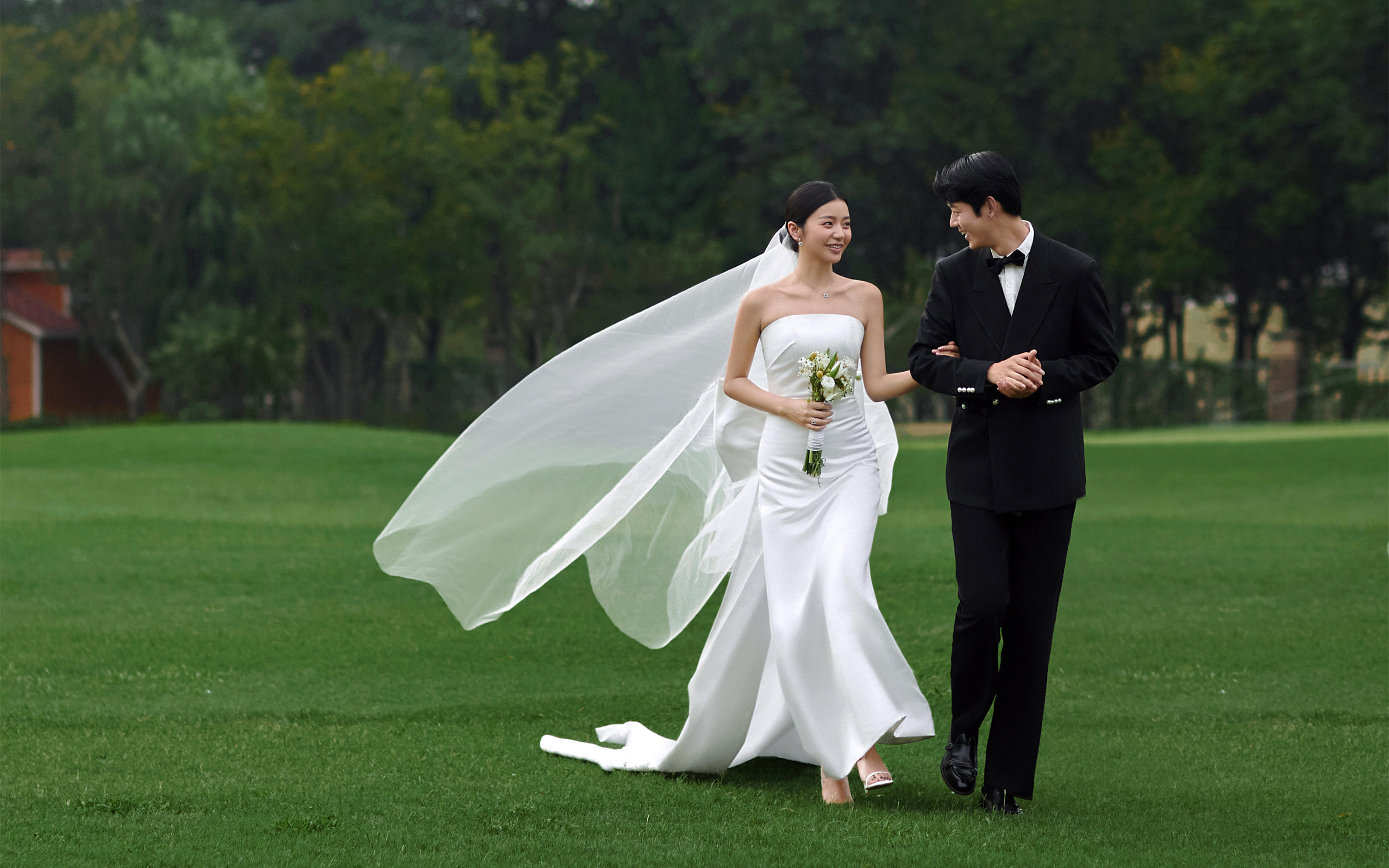 感受一下婚纱照的氛围感，每一张都好戳我