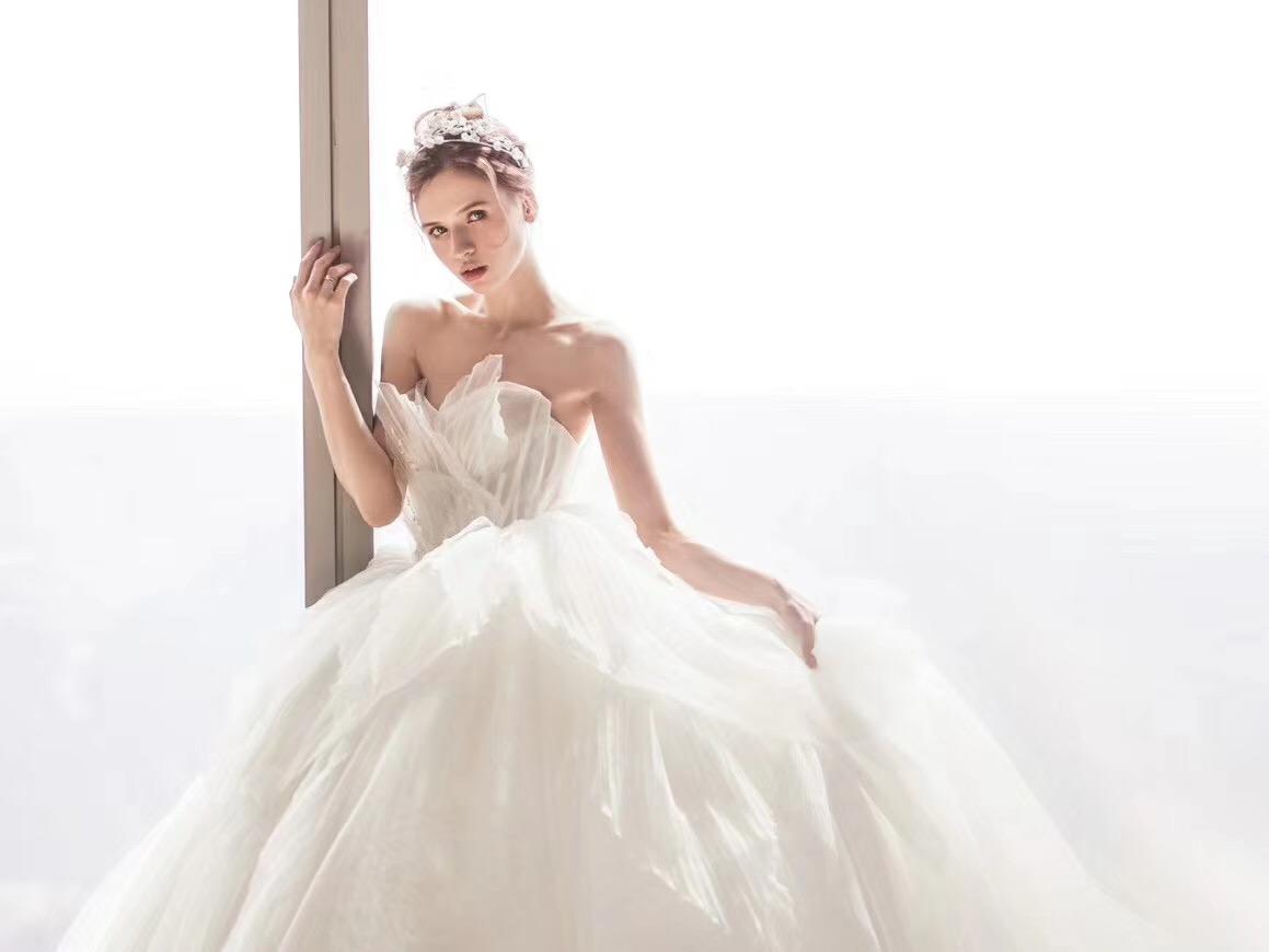 【木槿婚纱一站式套餐】完美主义四件套+首席档跟妆