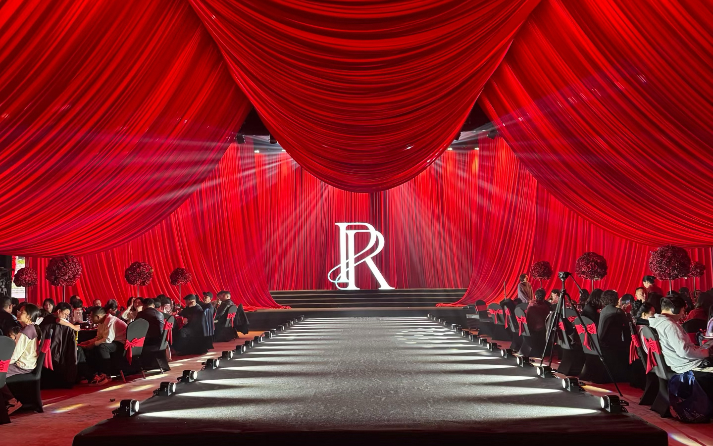 【海派婚礼】震撼的全红布幔婚礼