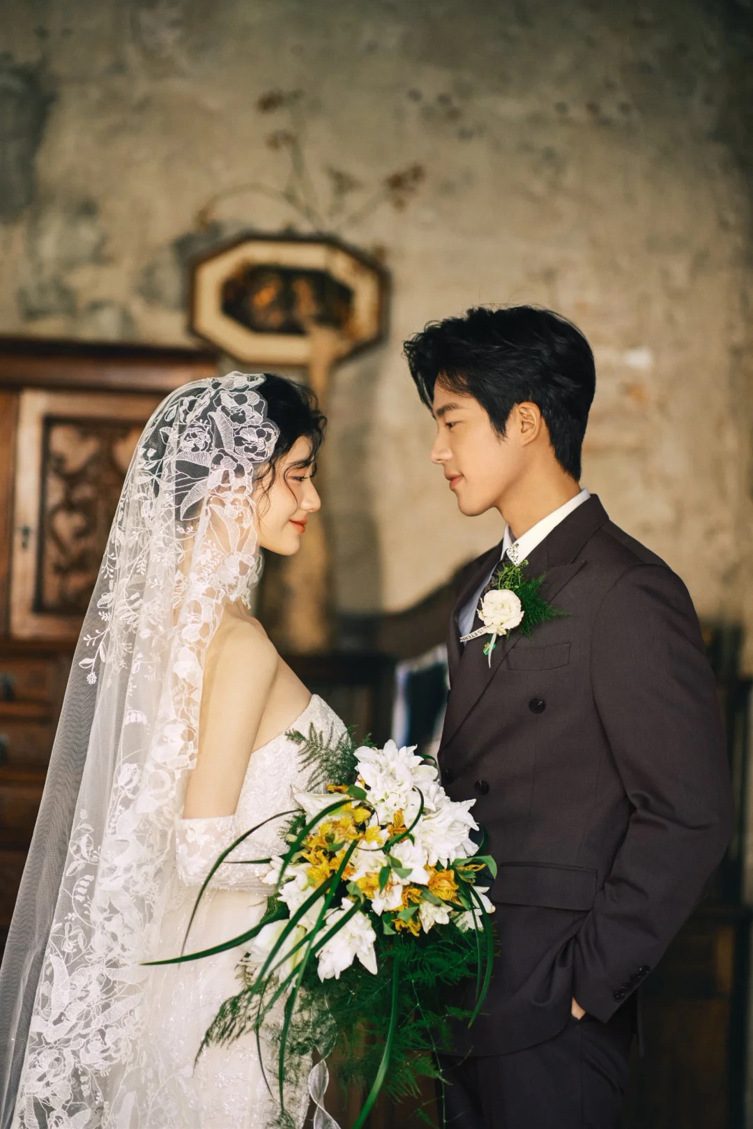 教科书级法式复古婚纱照💯 浪漫刻在骨子里了✨