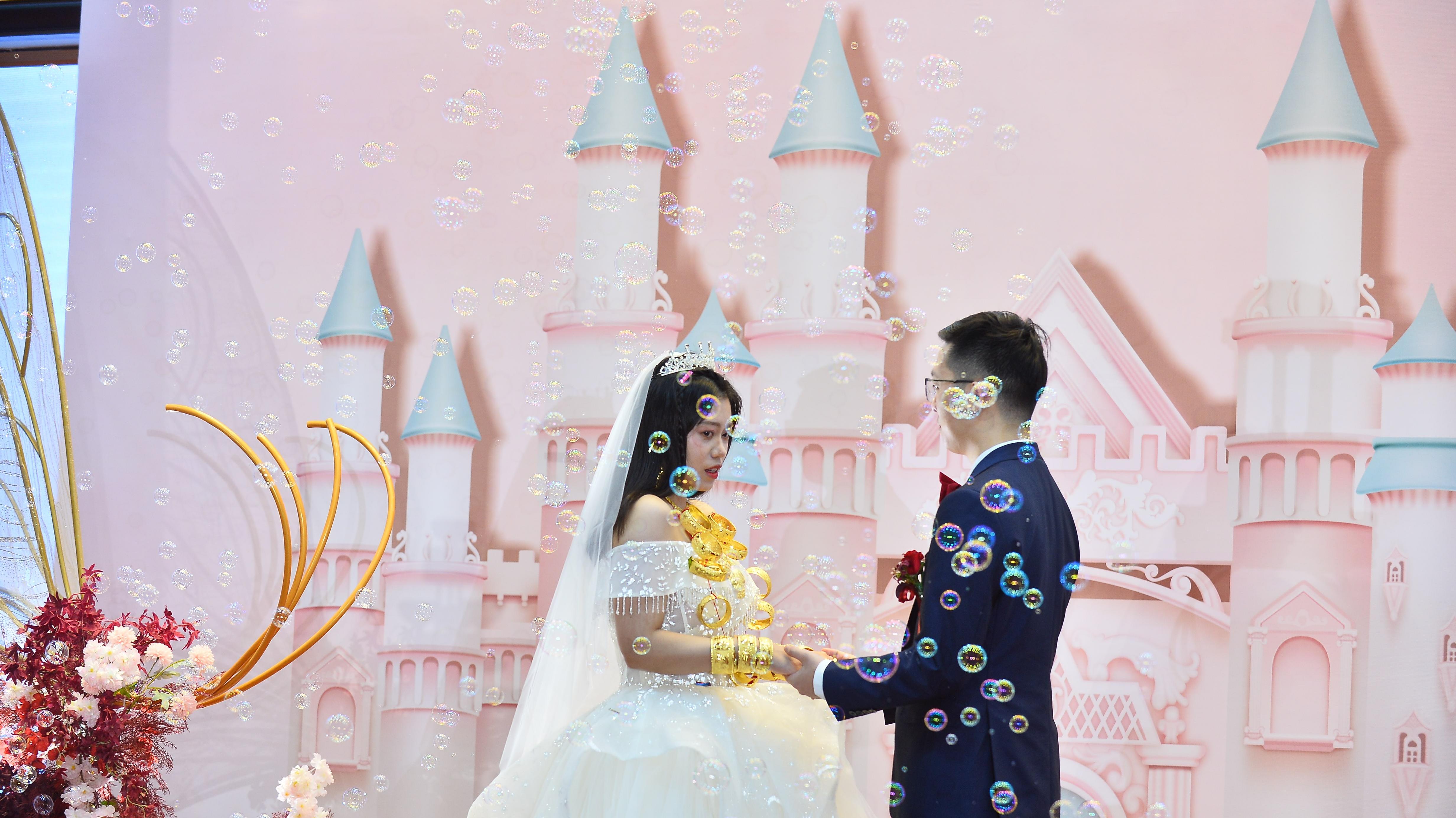 四大金刚+粉色精美现场装饰+婚车装饰