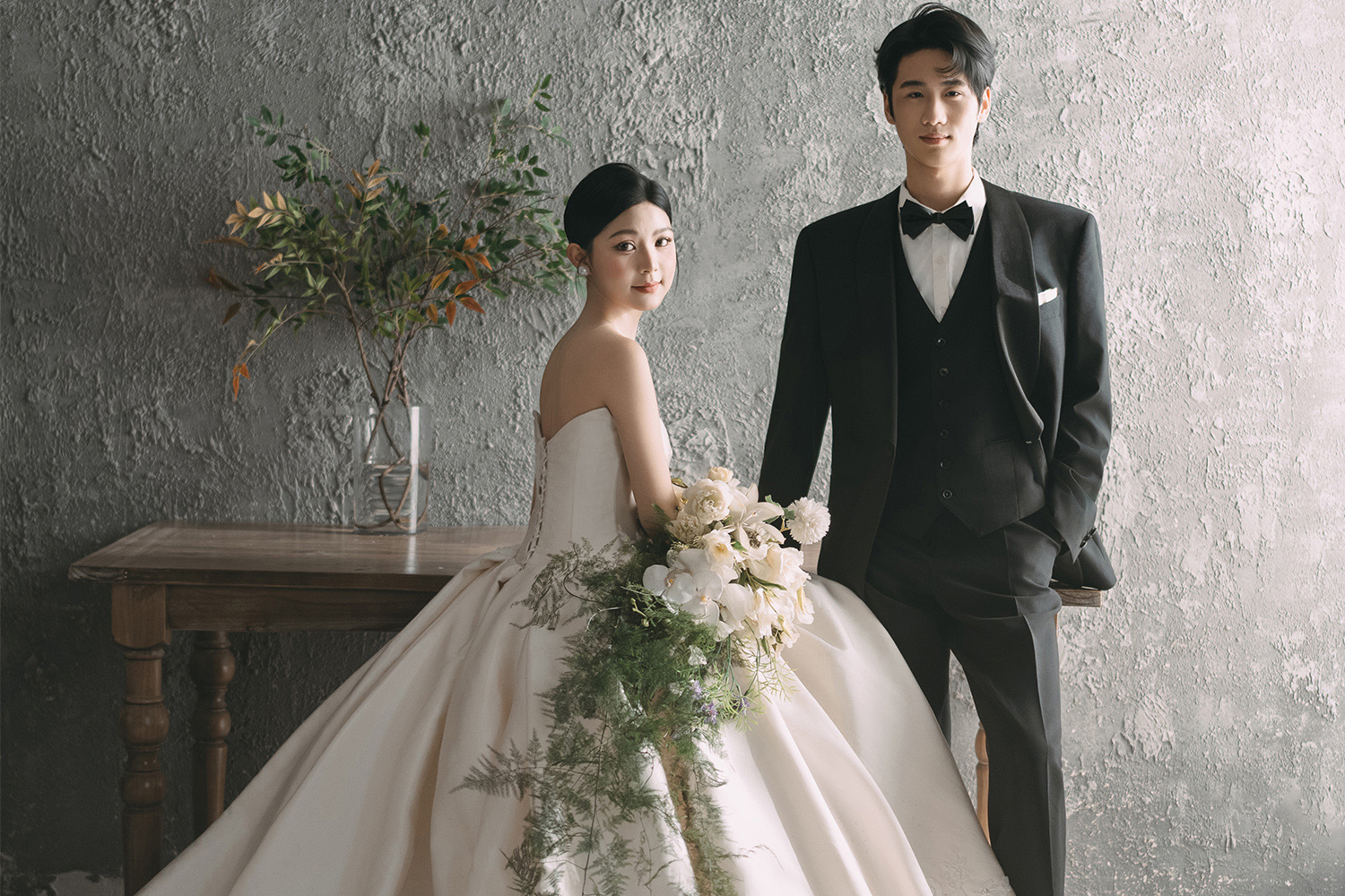 🎥在光影里邂逅法式复古浪漫婚纱照！！