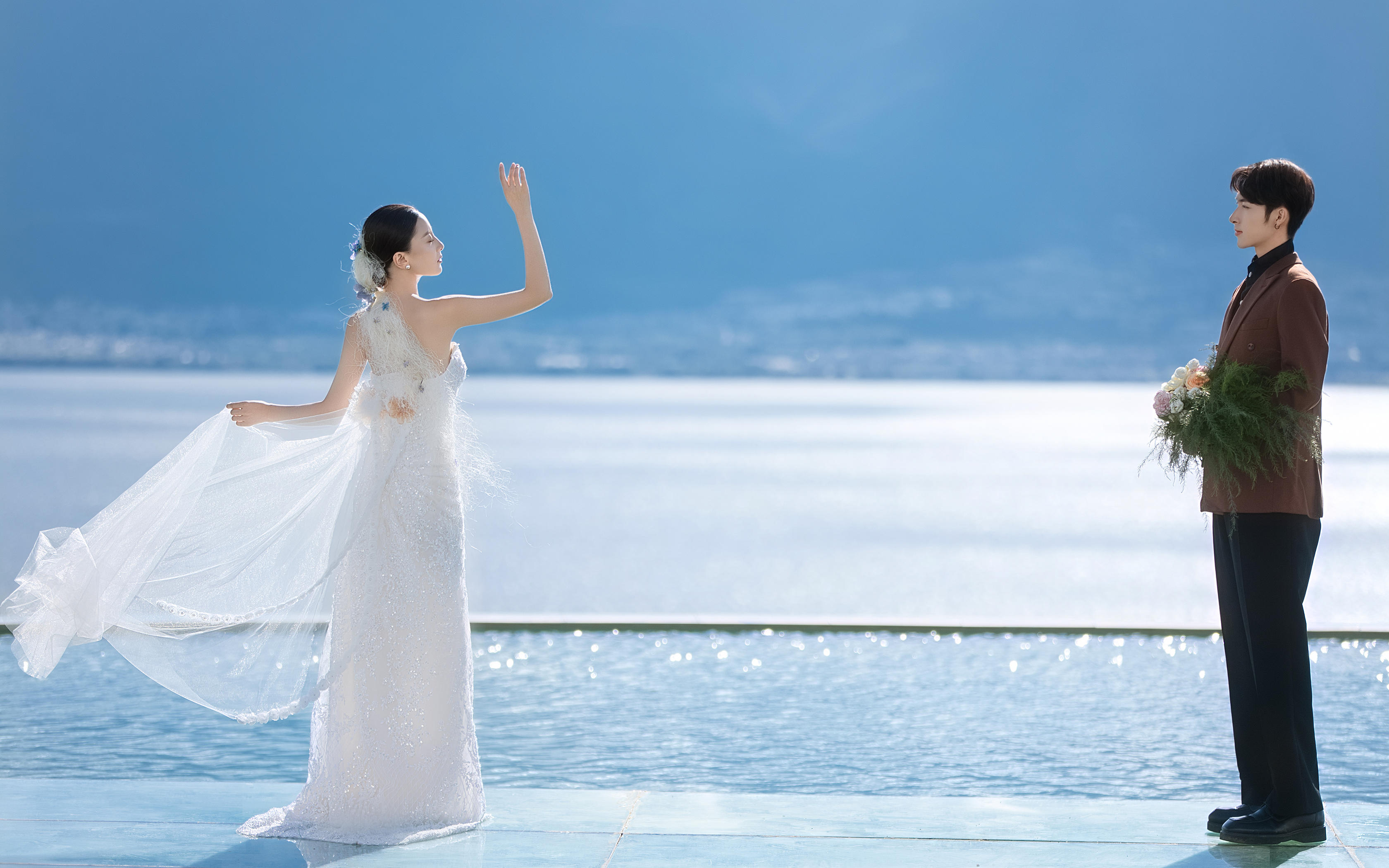 我们把婚纱照拍成诗，每一帧都是告白