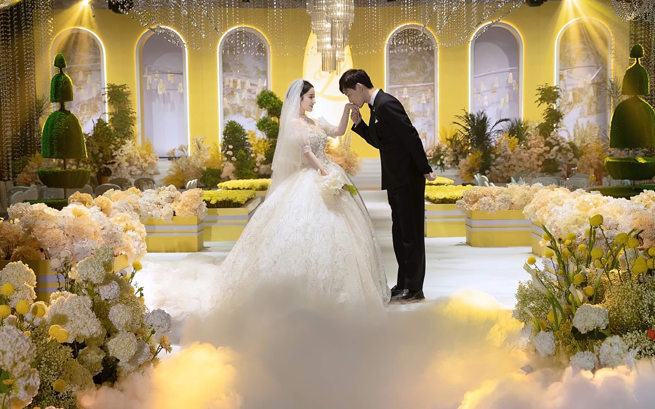 黄白色小众小香风婚礼
