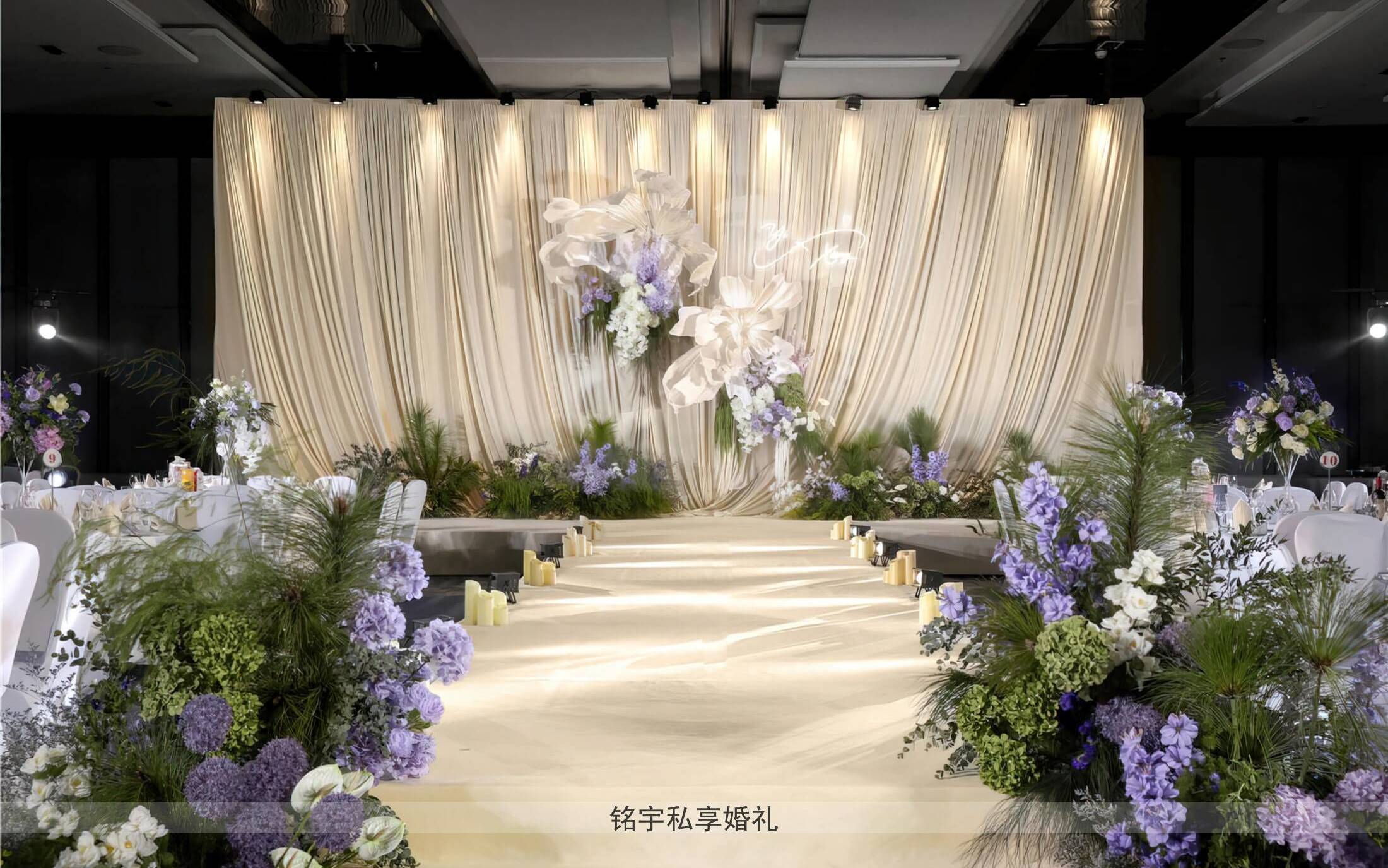 香檳色布?；槎Y