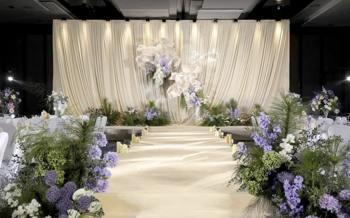 香槟布幔轻垂，演绎韩式婚礼雅致格调