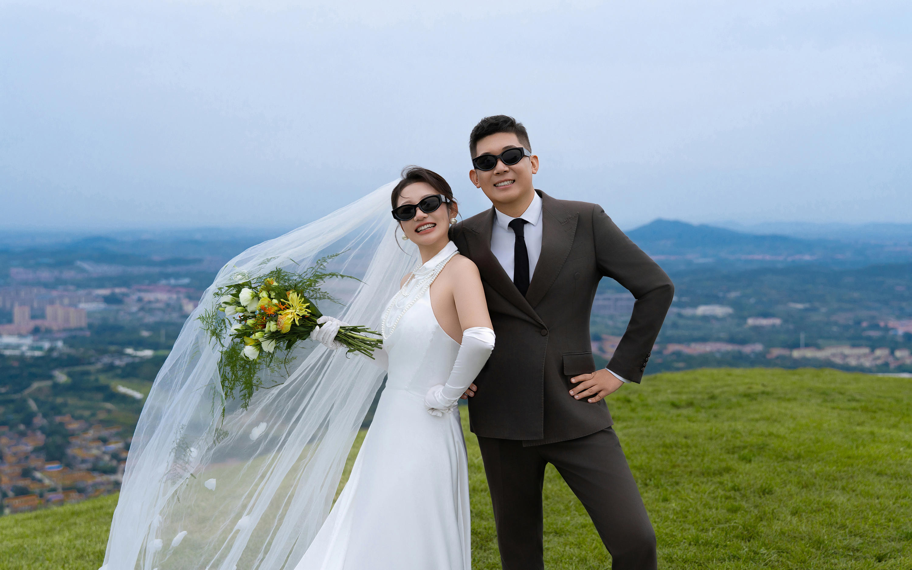 客片｜真的会反复爱上这浪漫的山顶婚纱照