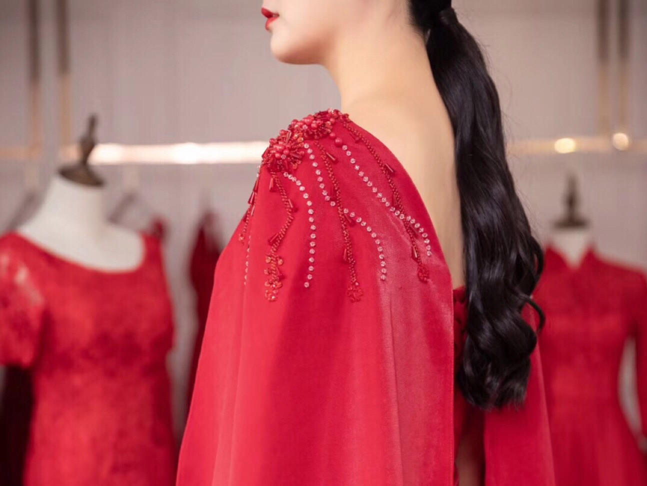 中式嫁衣的魅力 在于每个图案都有它的吉祥寓意