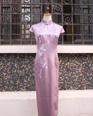 紫色手绣旗袍