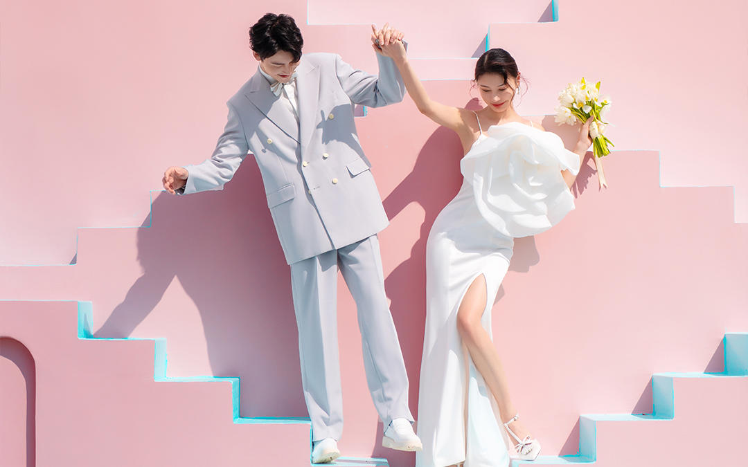 凤凰谷粉色建筑&粉色鱼尾裙婚纱照，诠释温柔与美丽