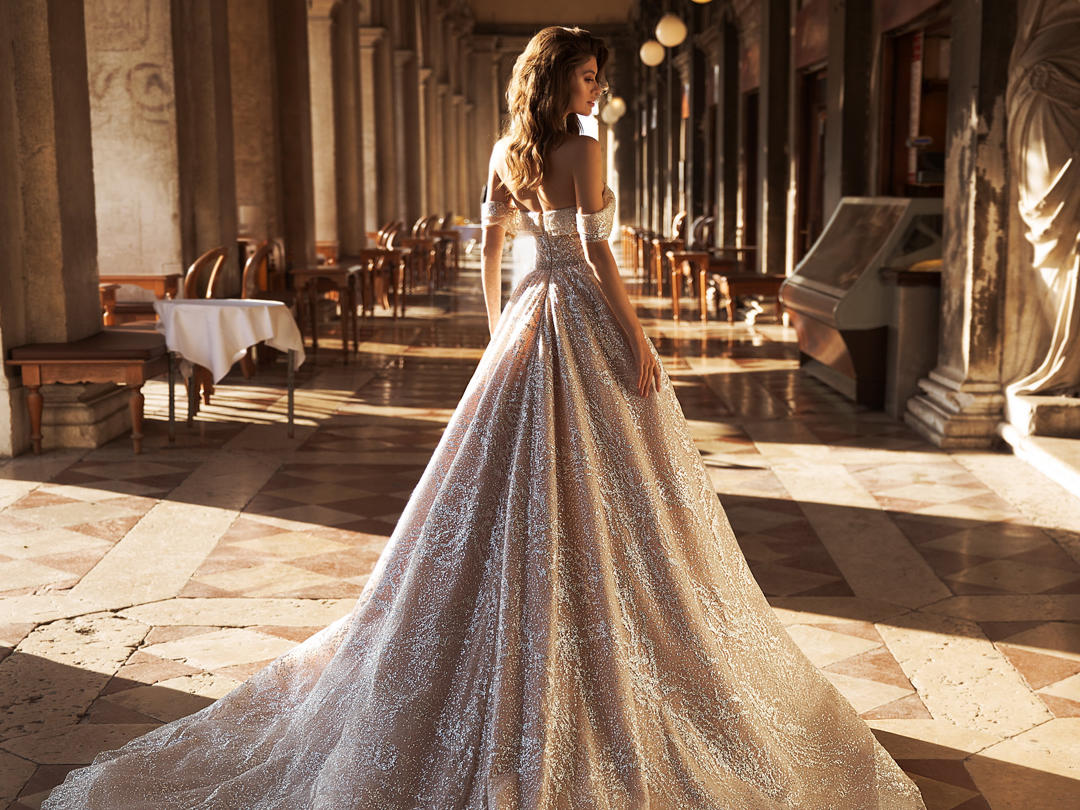 【潮婚节特供】爆款白纱+新娘跟妆+预约送秀禾