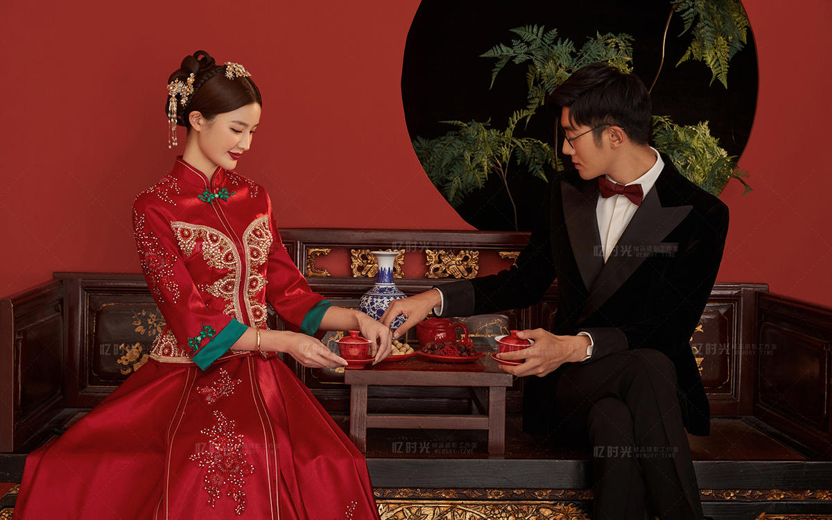 中式秀禾服婚纱照,让你的婚礼美到犯规！