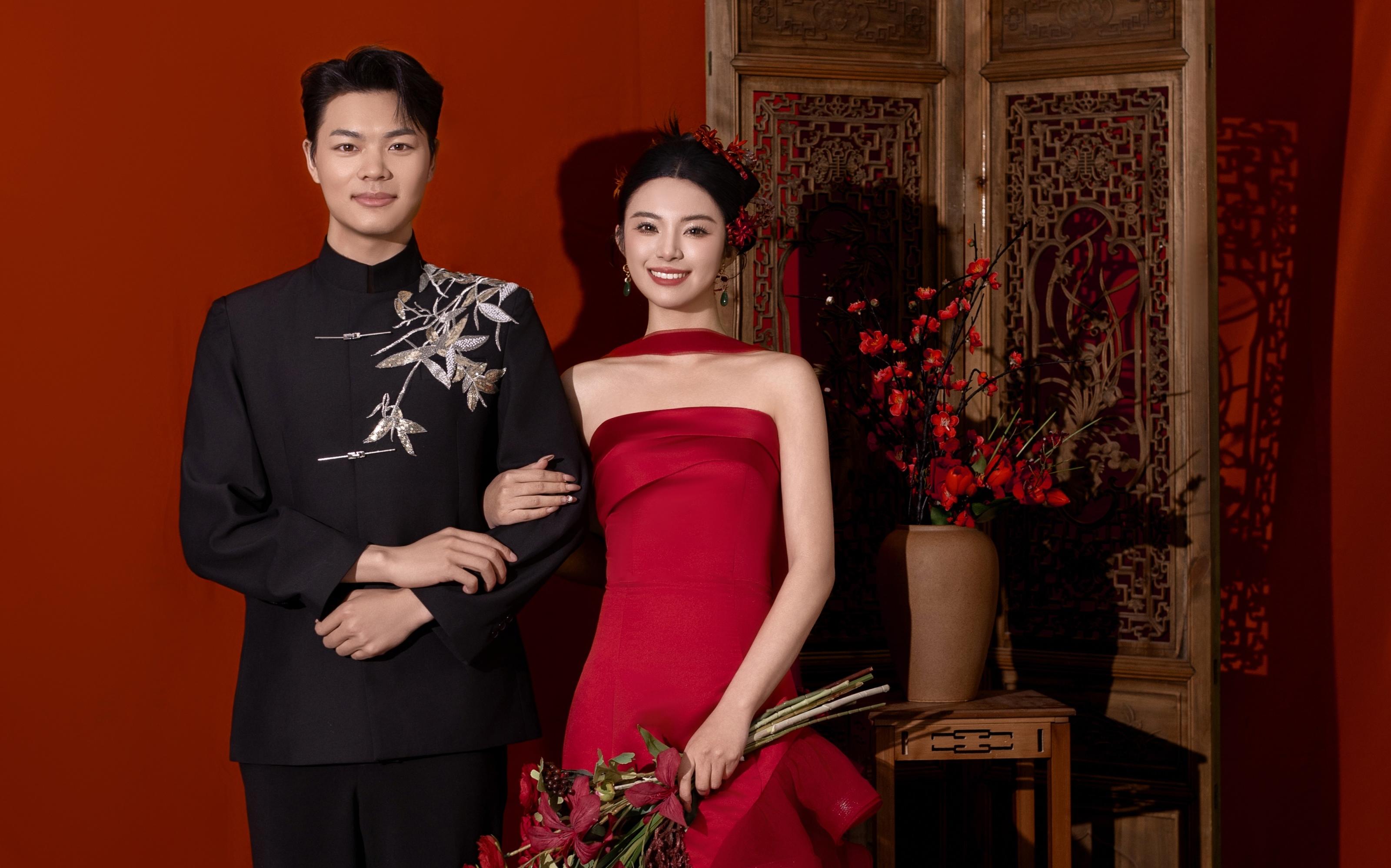 全家都爱惨了这套新中式喜嫁风婚纱照