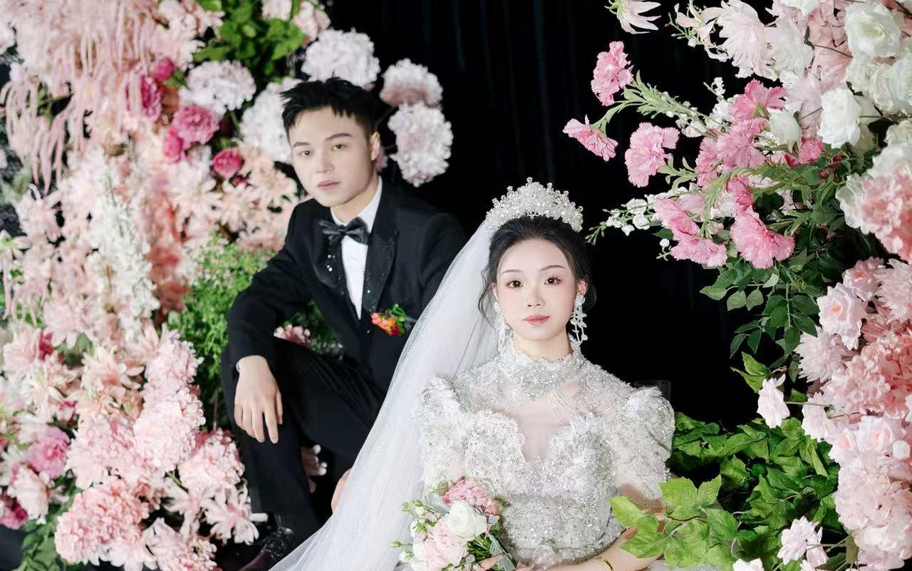把清新感拉滿的白粉婚禮