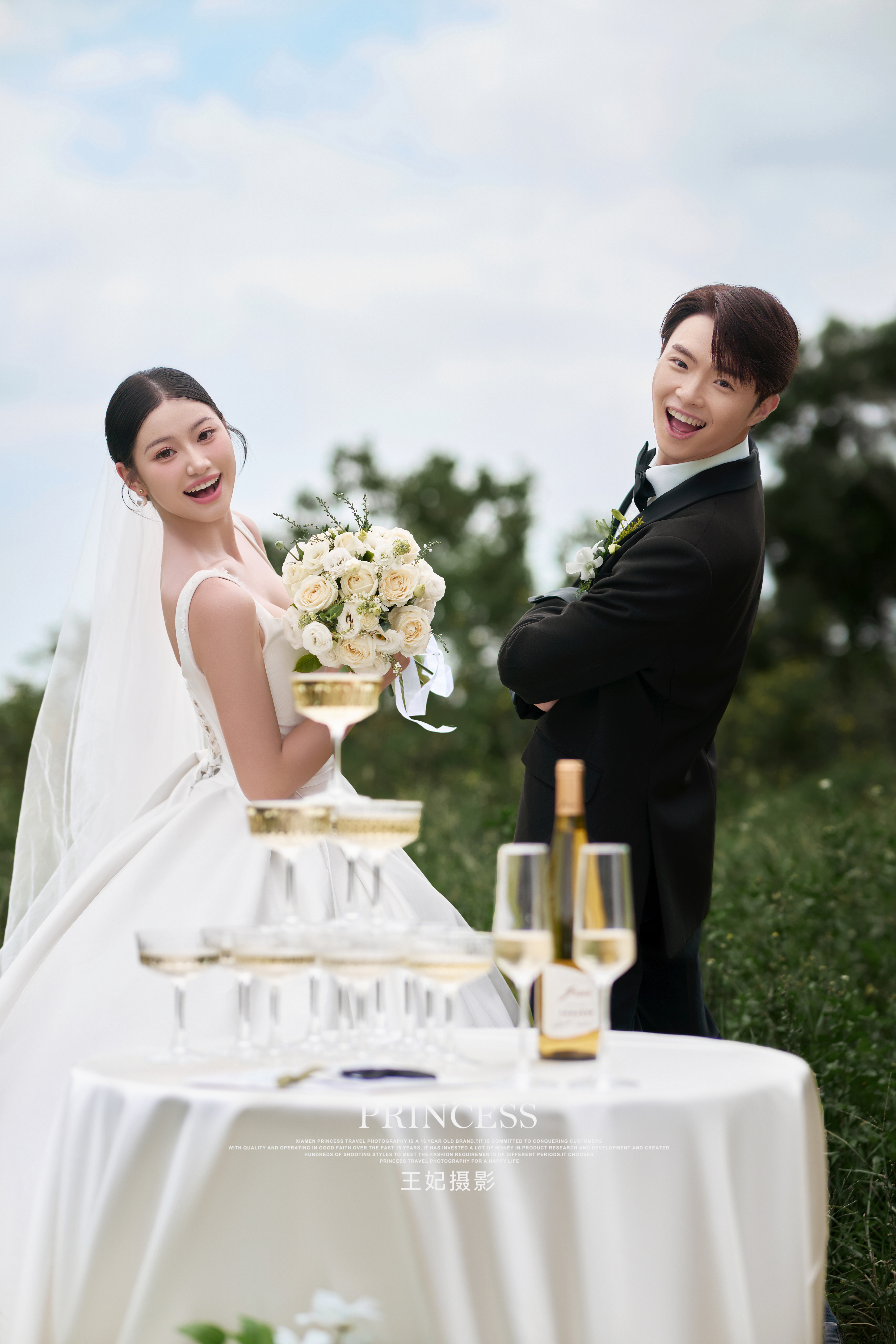 把婚礼现场搬进婚纱照是种怎样的体验！