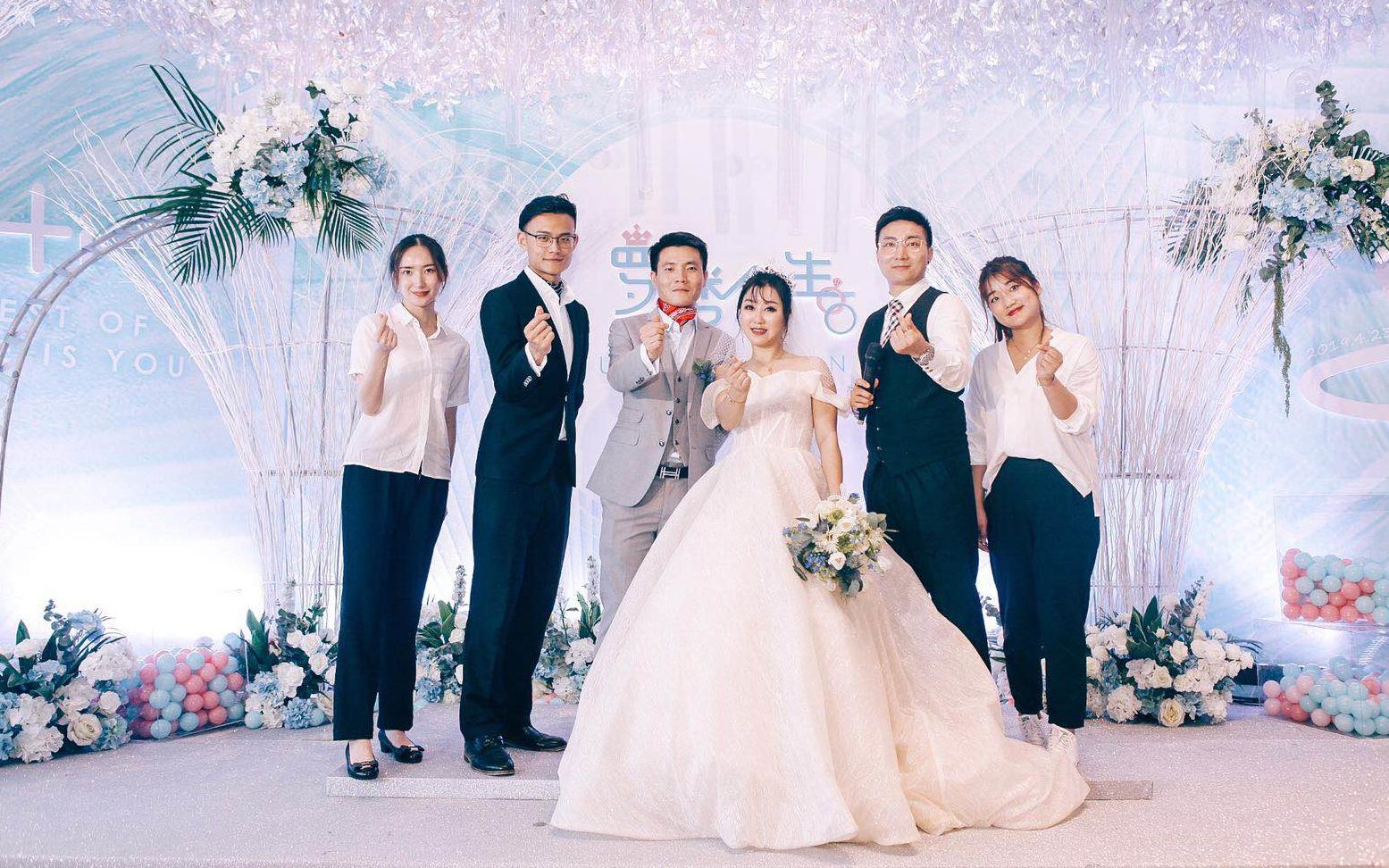 司仪子超+女歌手+小提琴+萨克斯风+督导+DJ