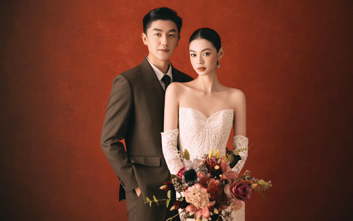 高級(jí)復(fù)古油畫婚紗照??