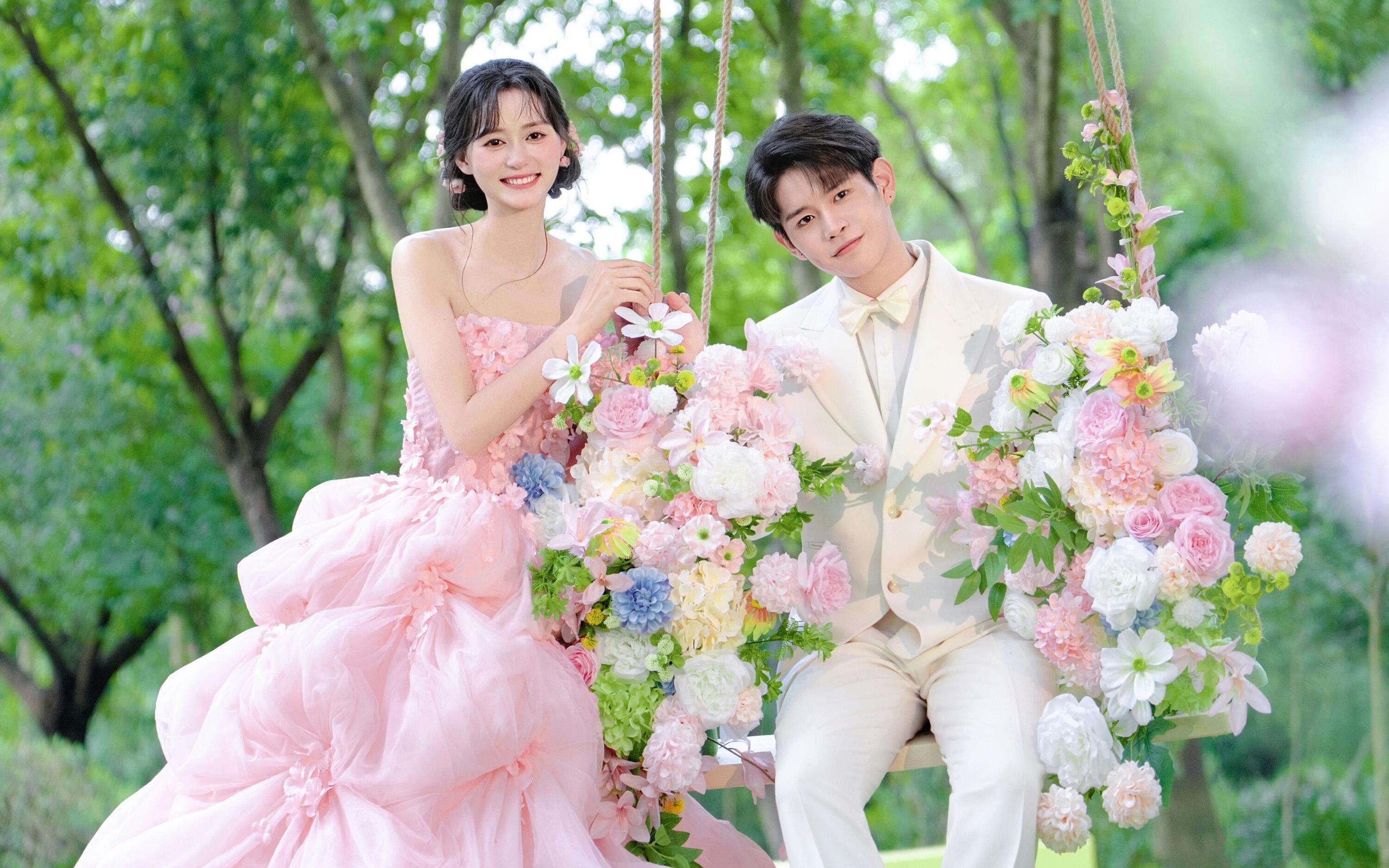 【粉粉嫩嫩的花神森系婚纱照】