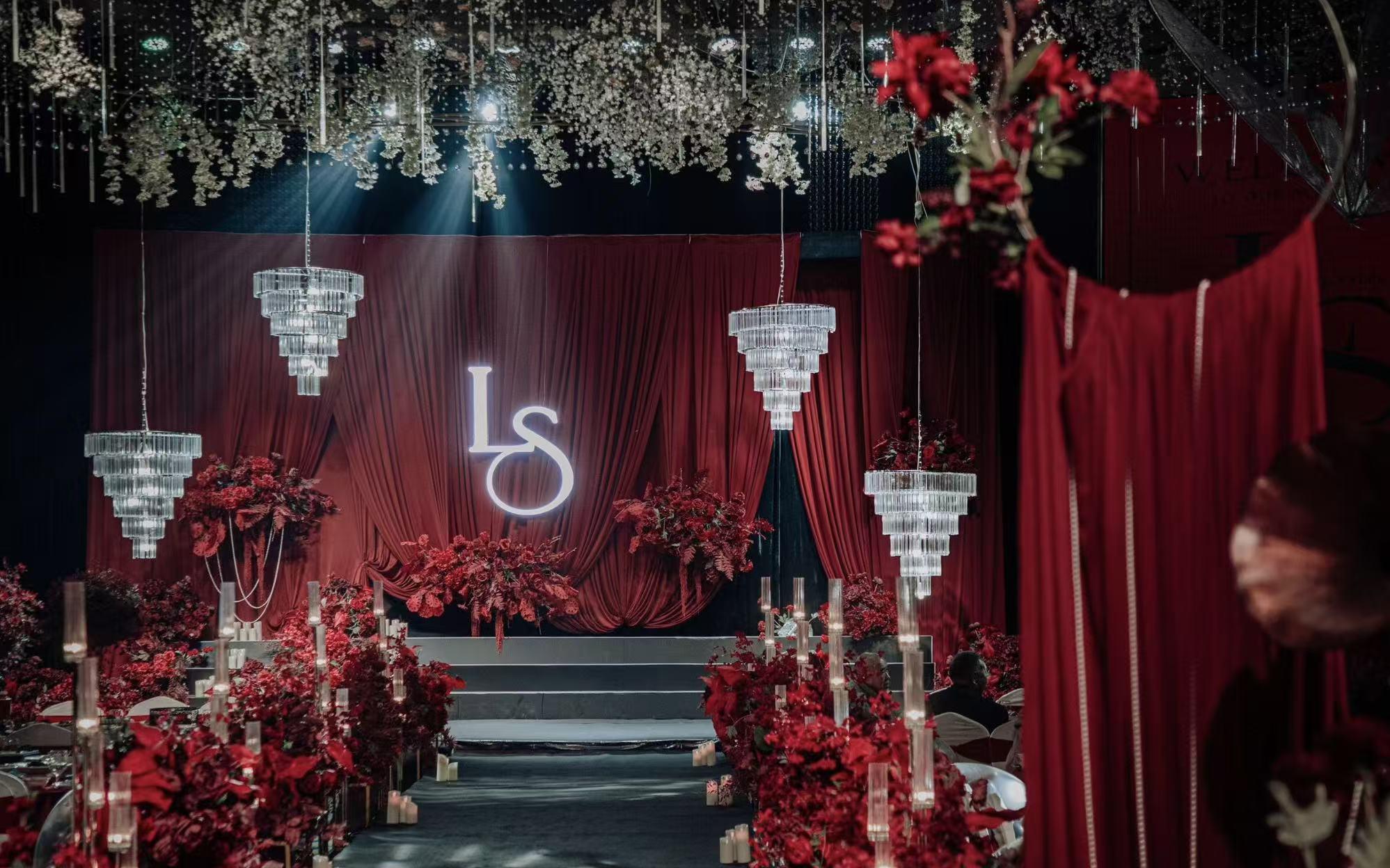 MEMO美慕|經(jīng)典的紅黑配色婚禮