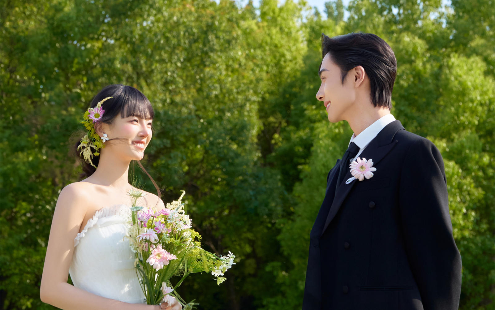 00后森系婚纱照天花板！草坪少女感直接拉满✨