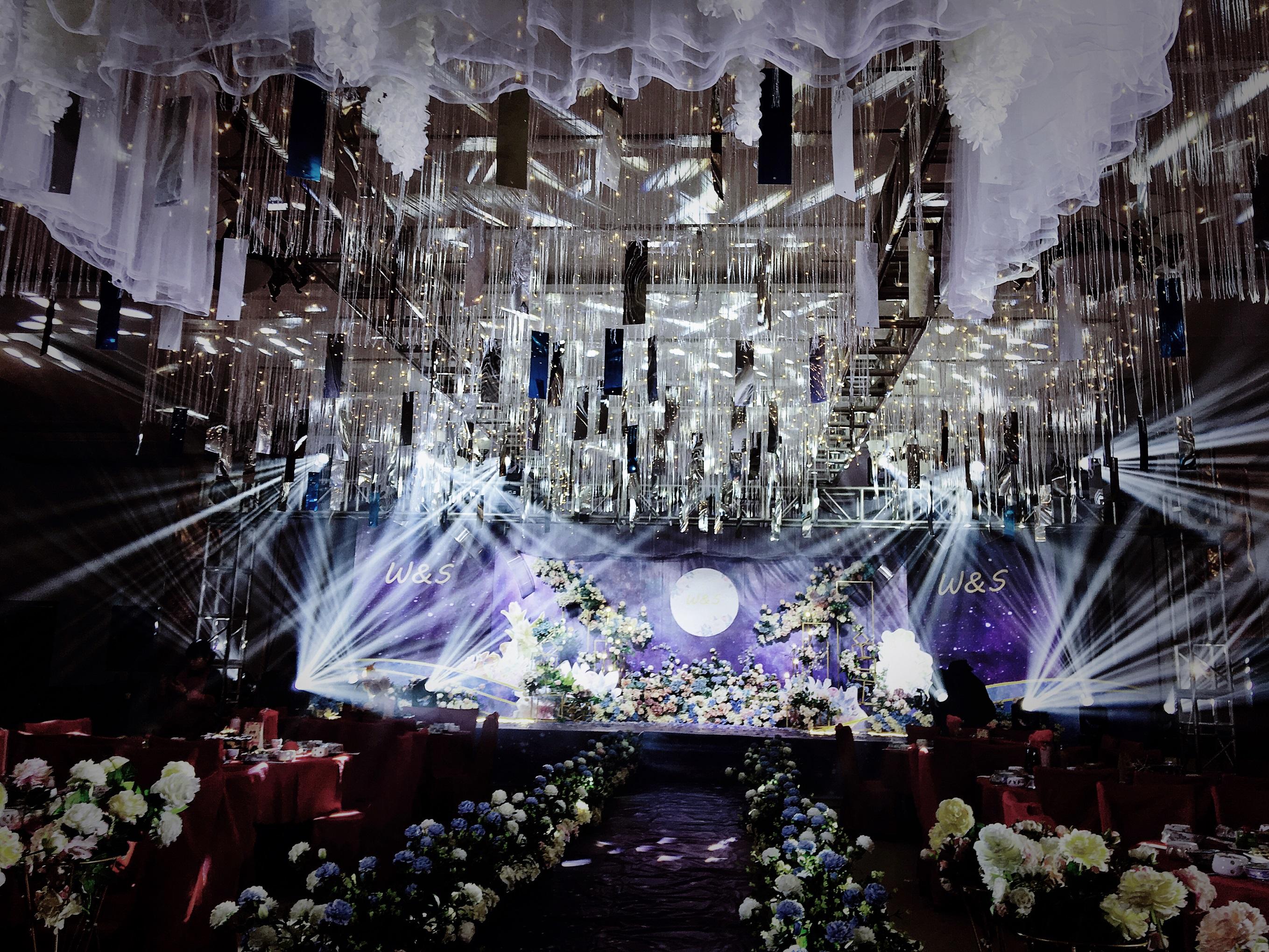 喜爱婚礼 紫色浪漫全吊顶布置礼堂婚礼