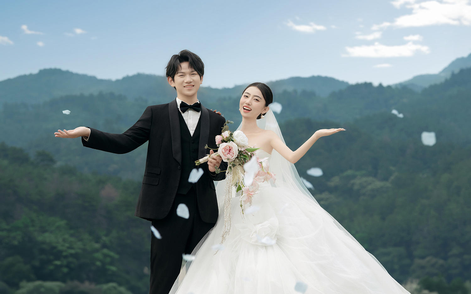 誰懂！山水間拍赫本風婚照，比城堡場景還絕