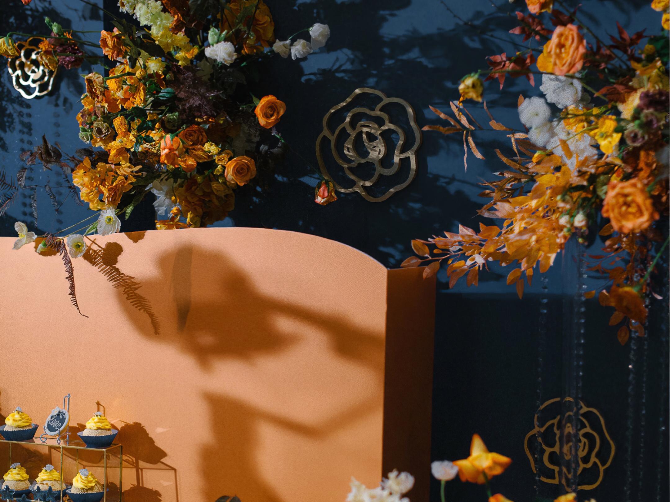 复古文艺｜蔚蓝莫兰迪撞色+高端主持人，跟妆