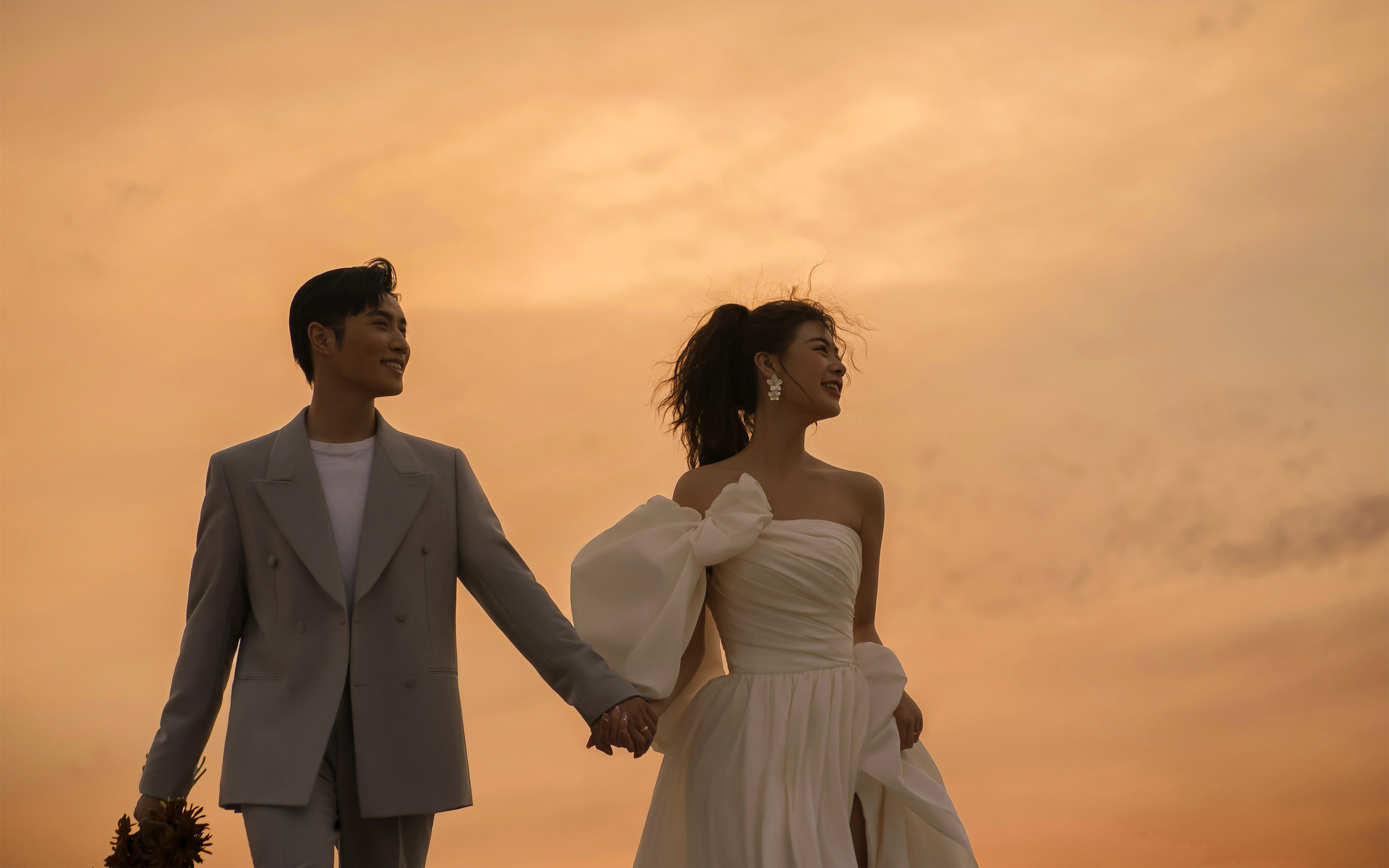 浪漫黄昏夜景烟花婚纱照