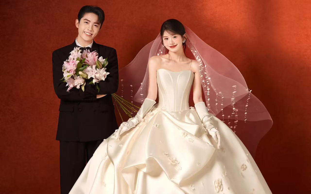 【优格】油画感的复古红背景浓郁的色彩把氛围感拉满