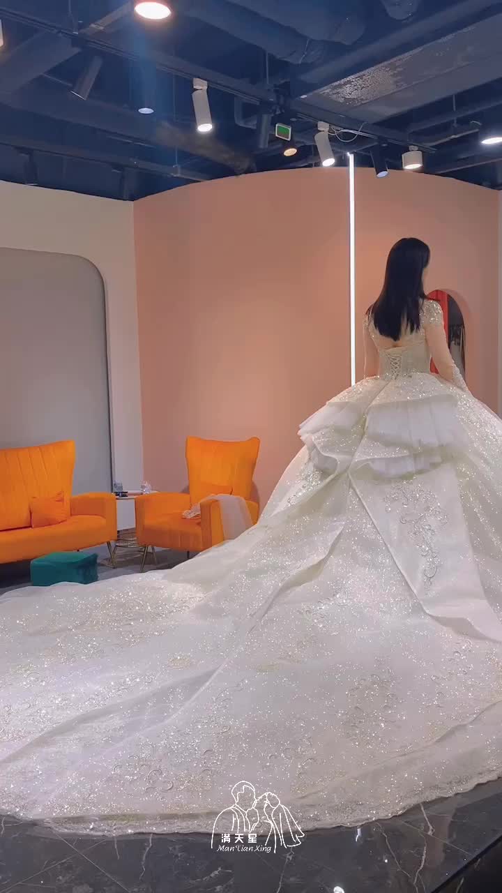 拖尾婚纱超值镇店特惠套餐