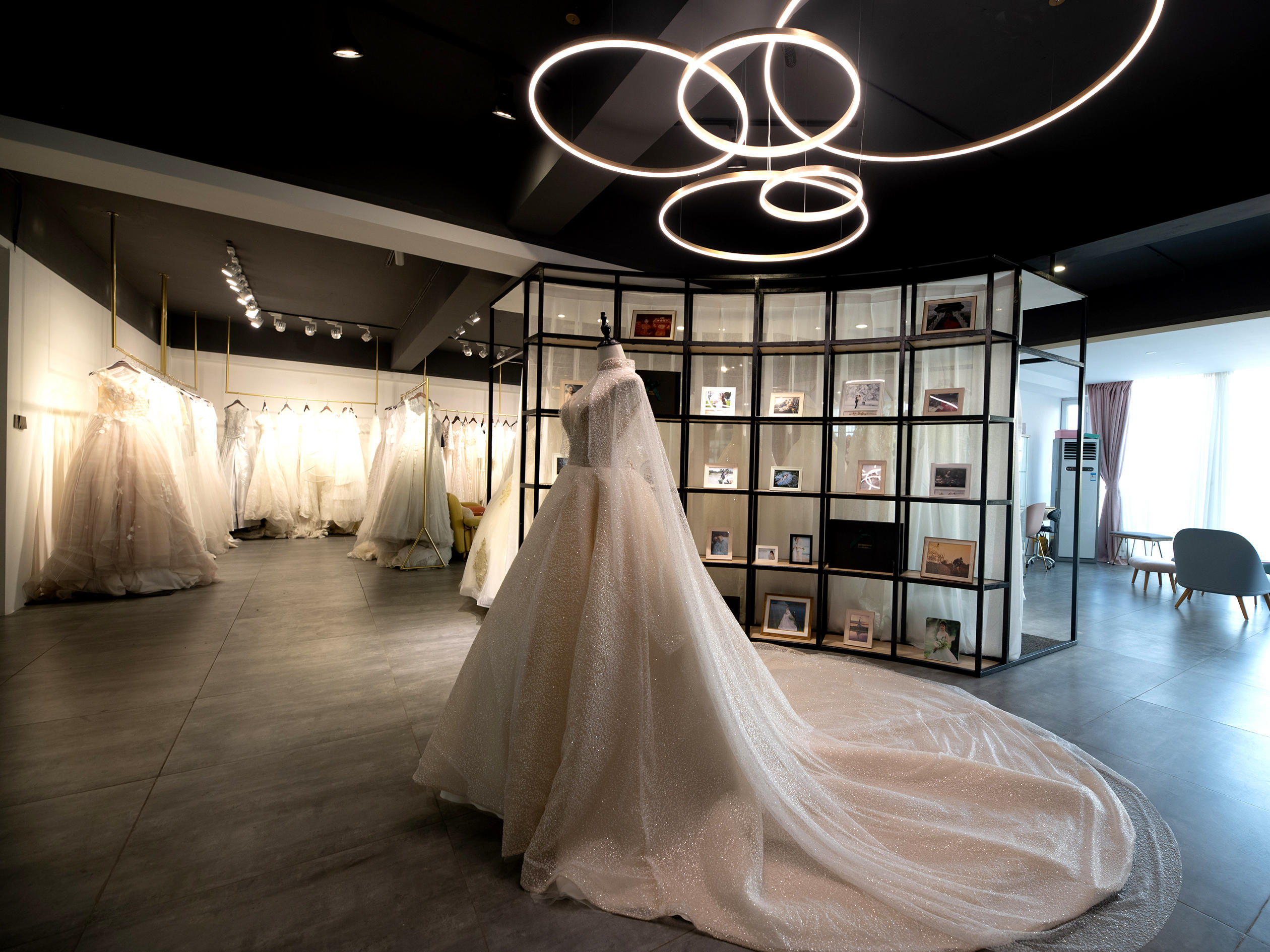 【 盛夏钜惠】【四件超值劲爆价】+送高定新娘晨袍