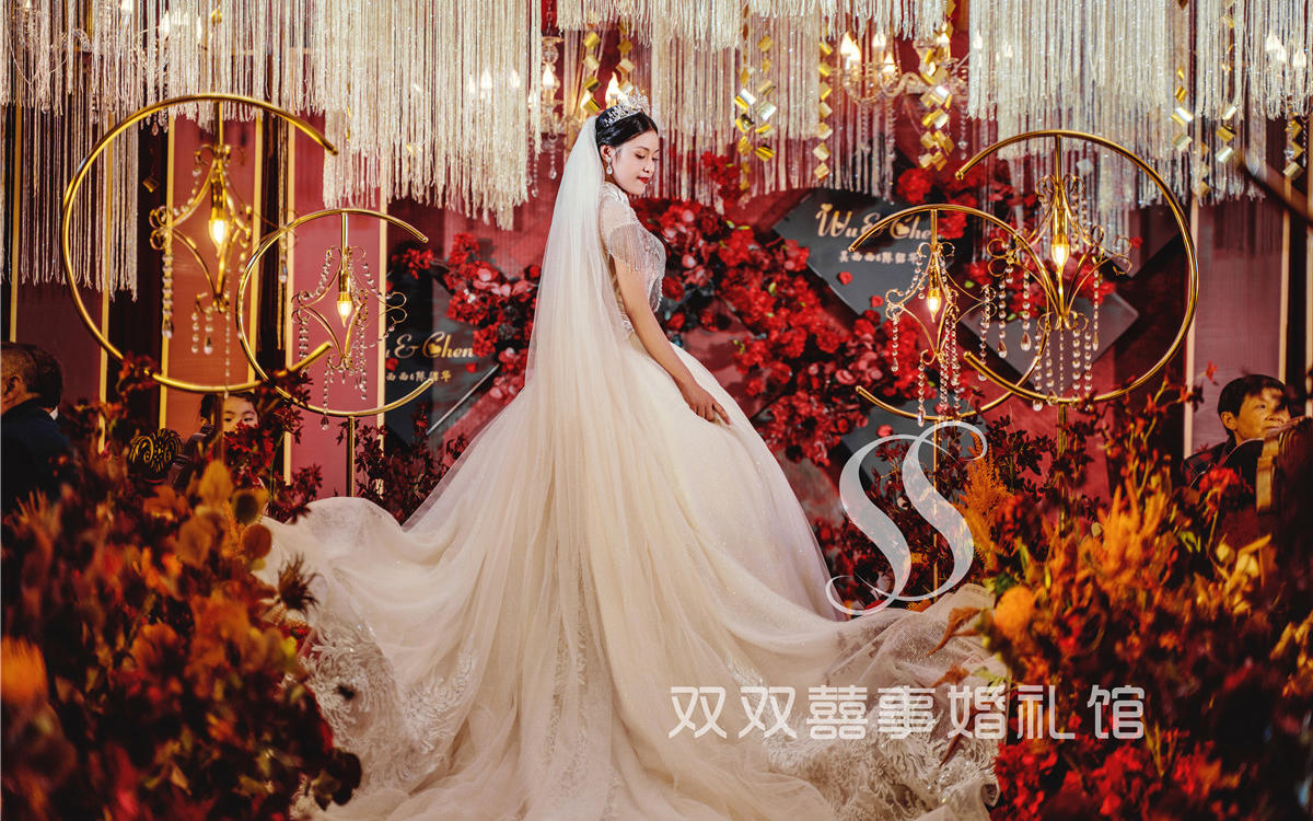 14800双双囍事婚礼室内红黑装色系婚礼