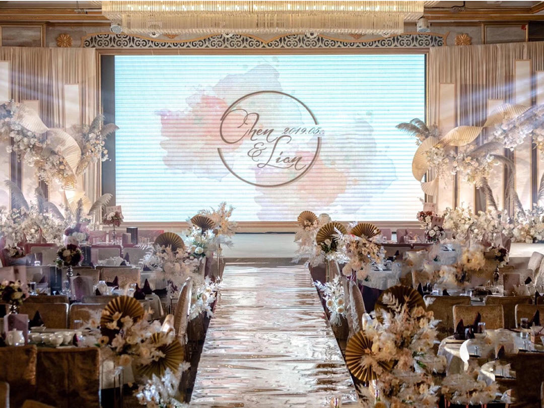 香槟色西式简约大方婚礼布置