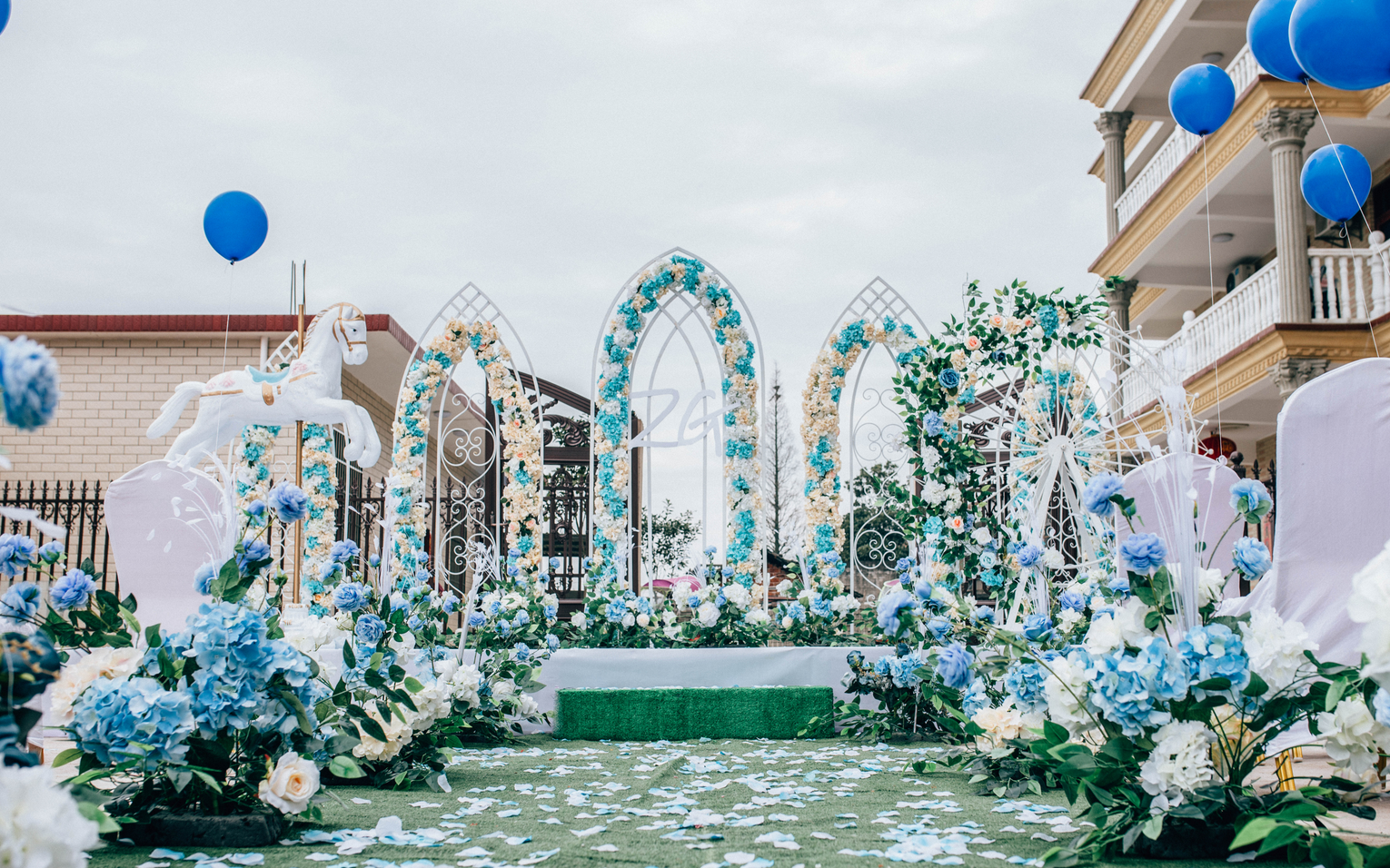 农村户外庭院婚礼  蓝色系