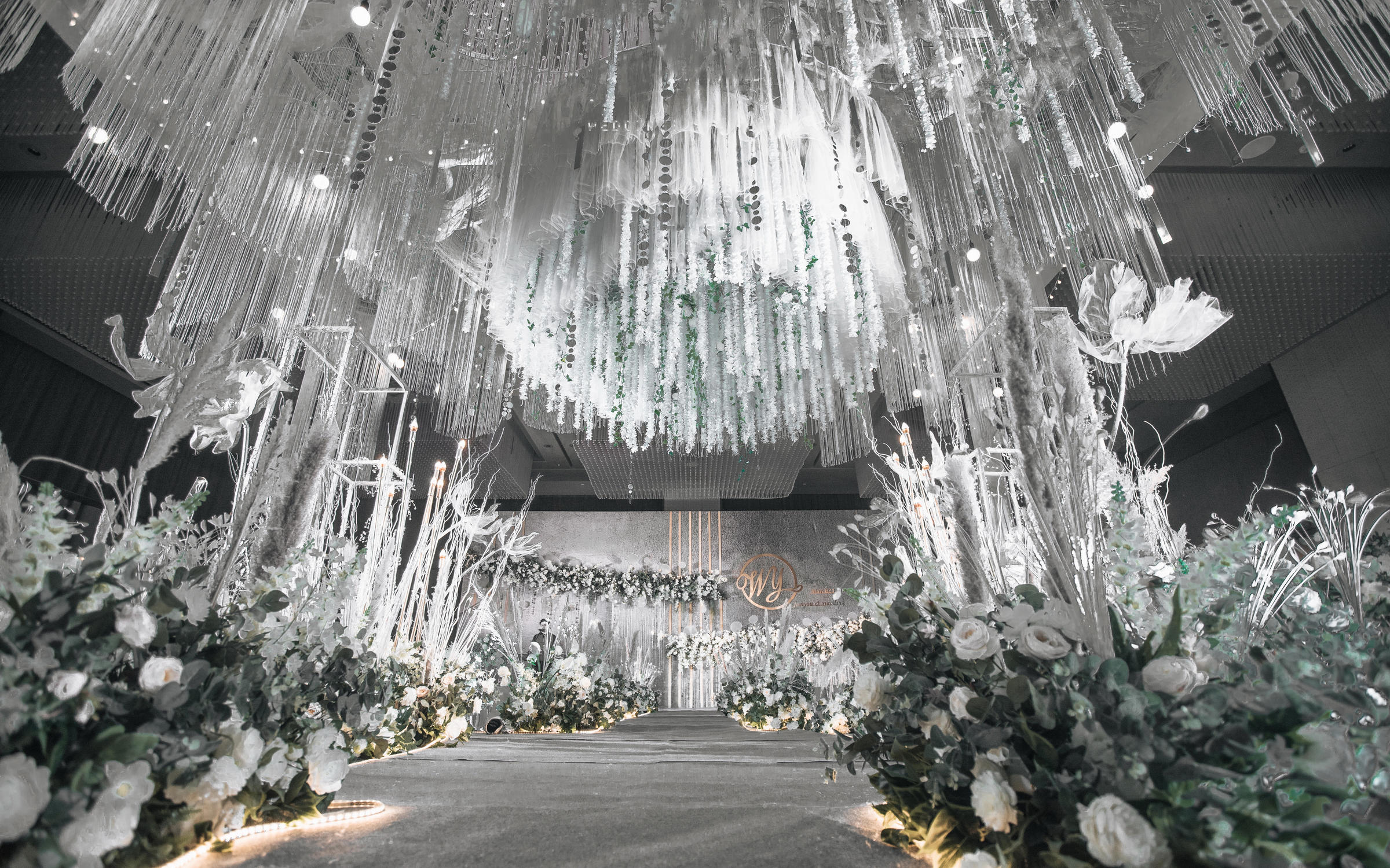 不落俗银白色经典设计高级定制