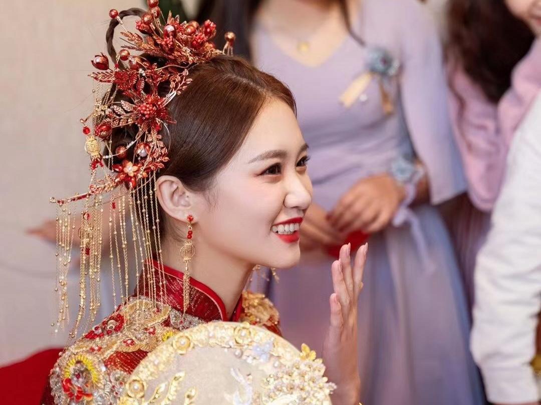 资深化妆老师婚礼全程跟妆一对一服务