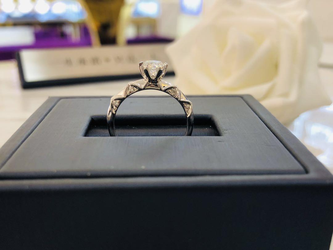 #钻戒#  钻石恋人——私定 幸福时刻钻戒