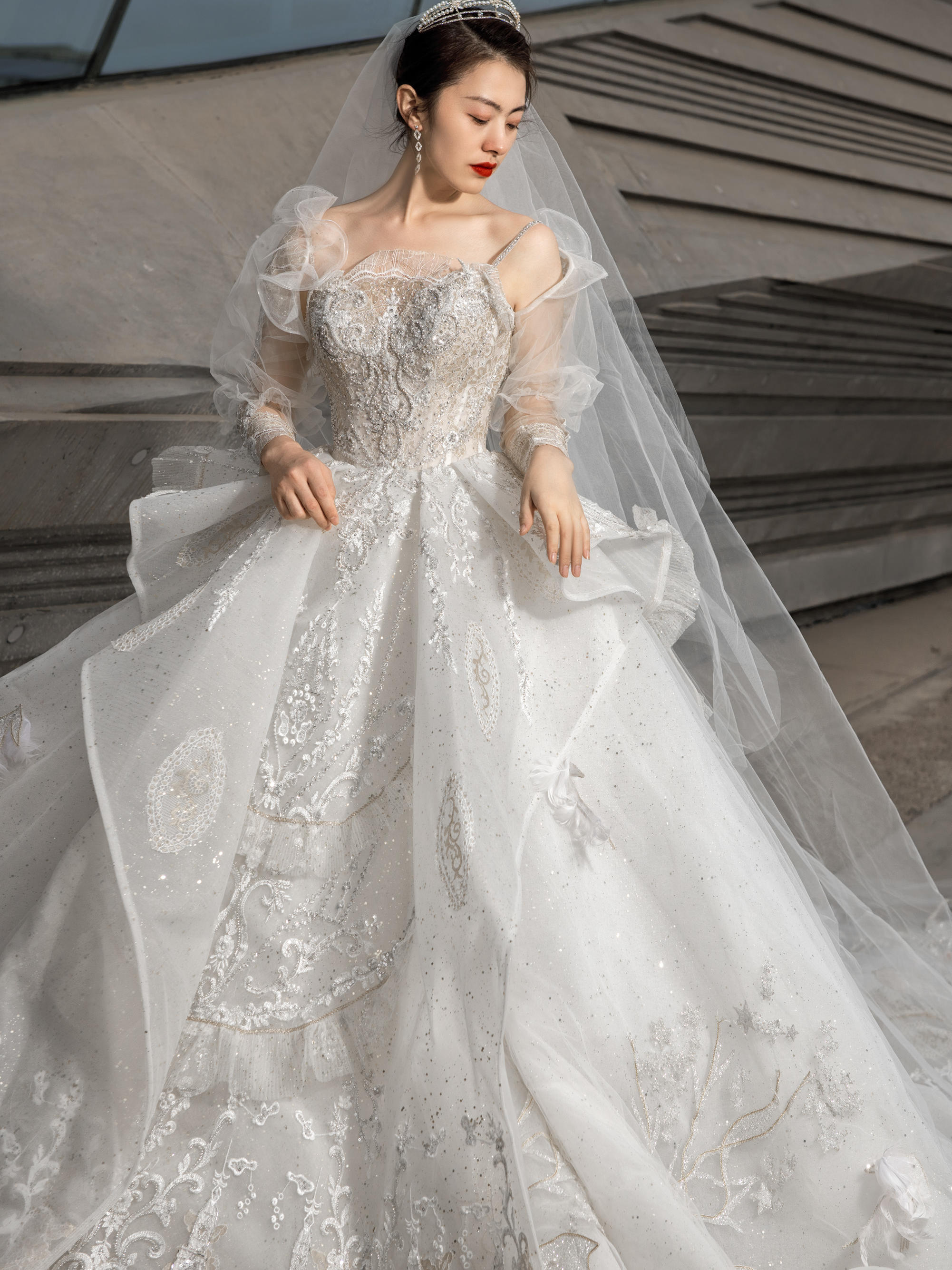 【高定】国际品牌婚纱+高定中式+礼服+总监跟妆