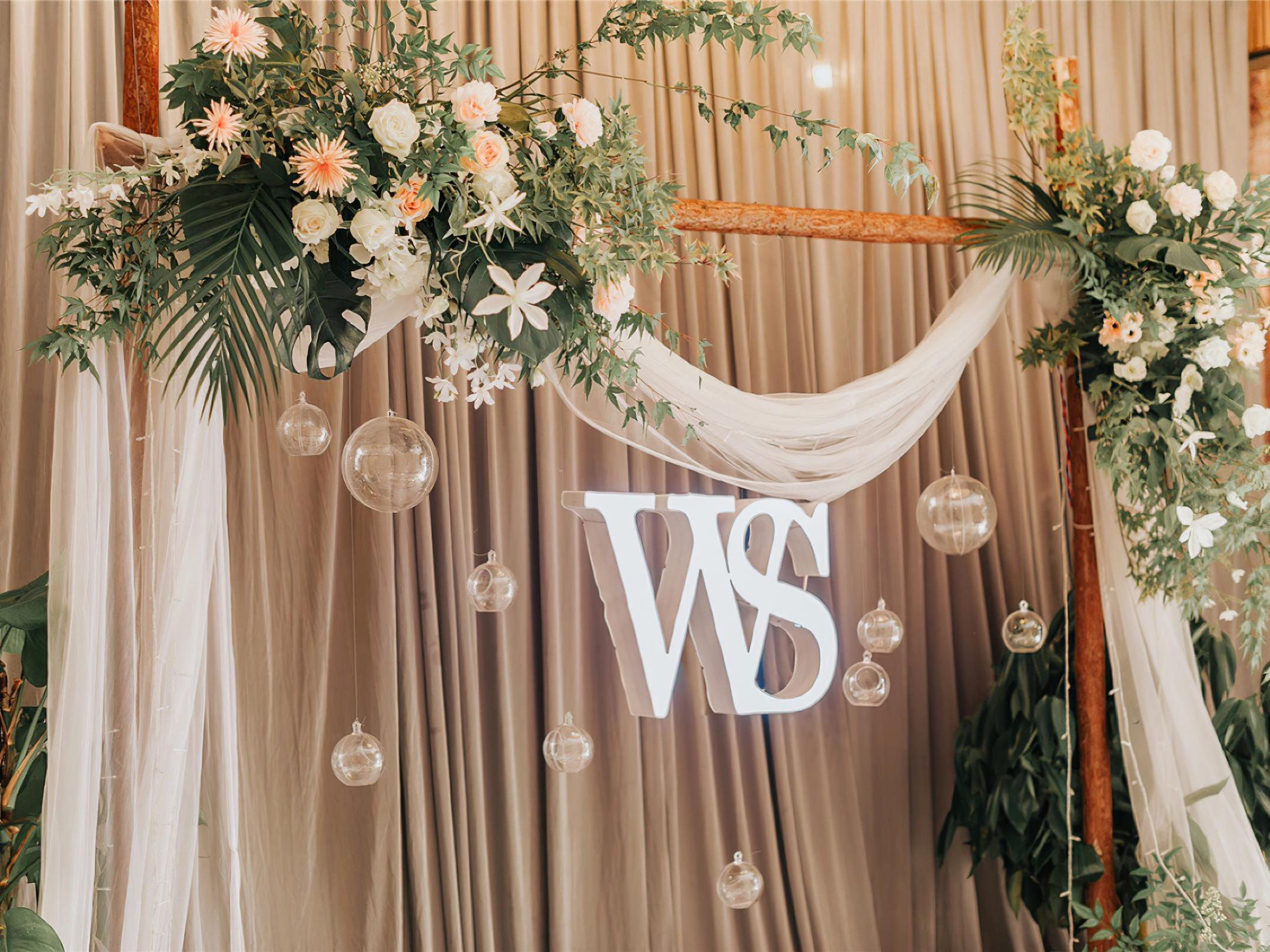 白绿色森系小清新婚礼《晨曦》